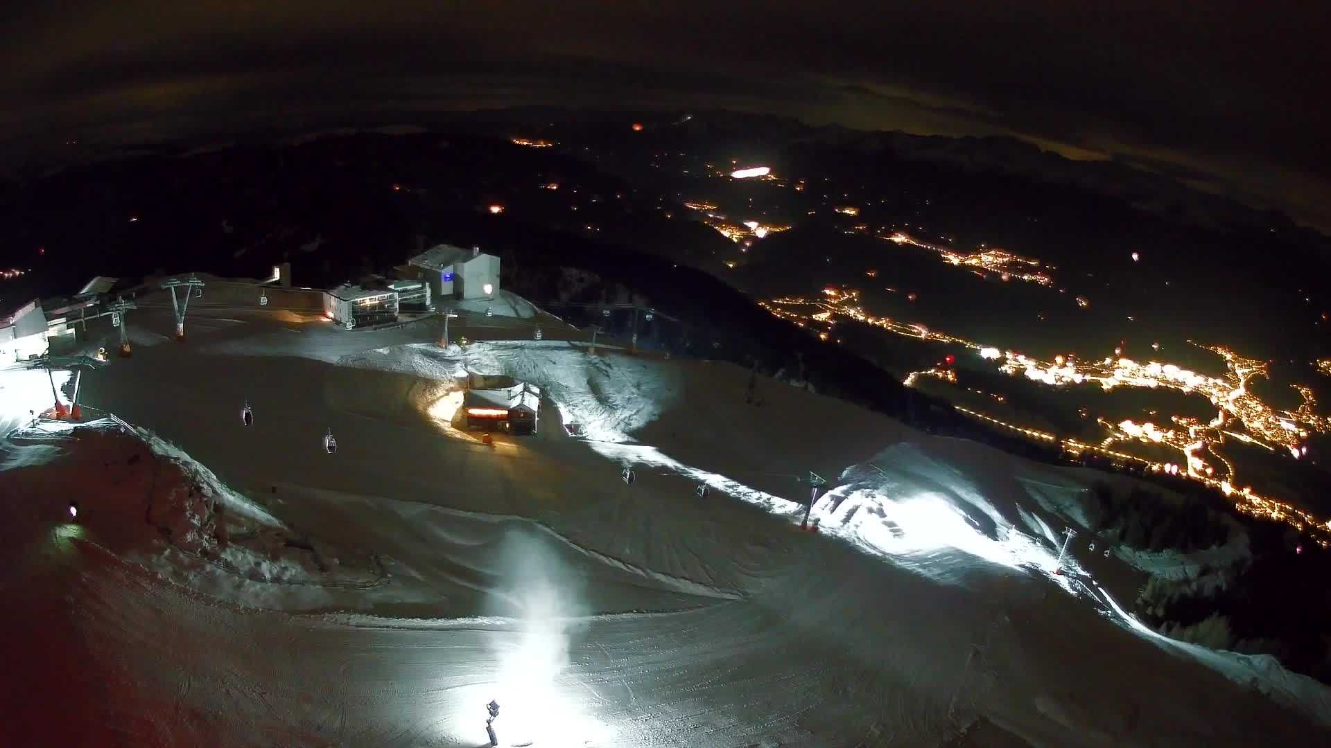 Cima estación de esquí Kronplatz | vista hacia Brunico