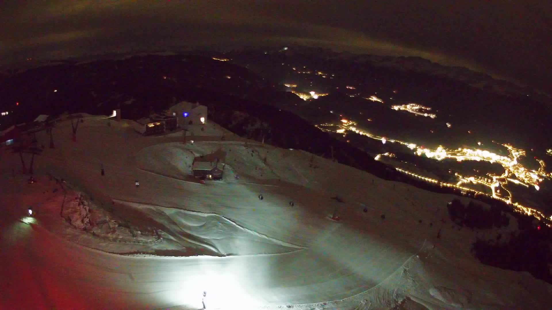 Cima estación de esquí Kronplatz | vista hacia Brunico