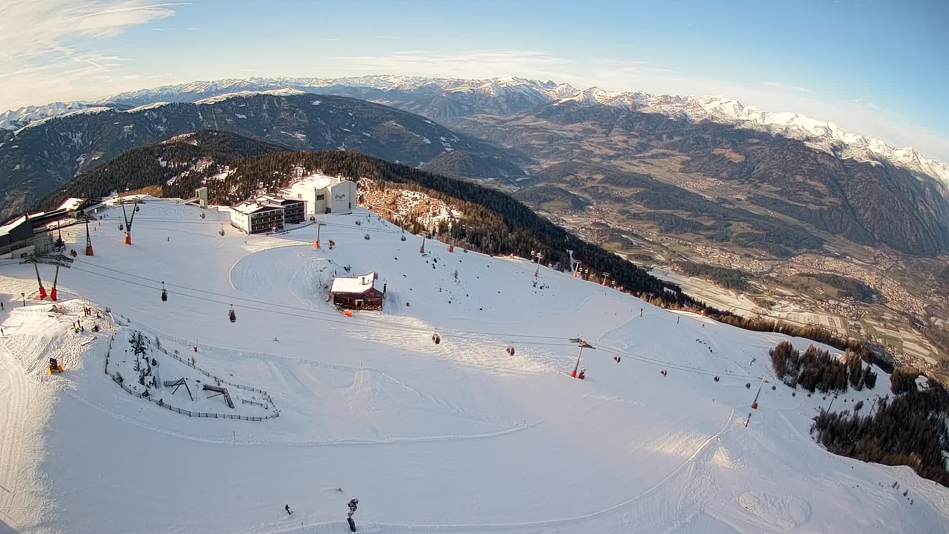 Skigebiet Kronplatz Gipfel | Blick auf Bruneck