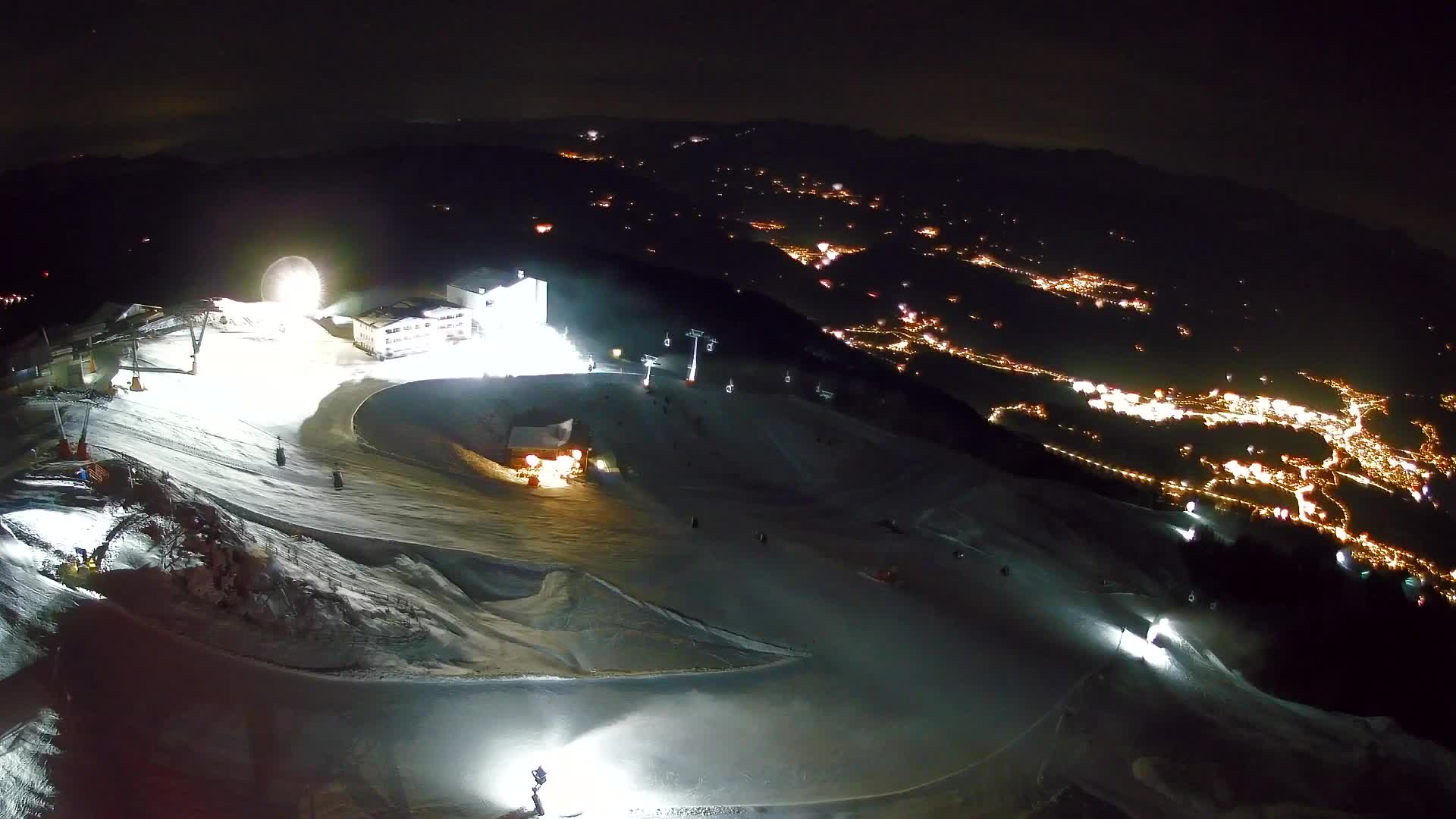 Cima estación de esquí Kronplatz | vista hacia Brunico