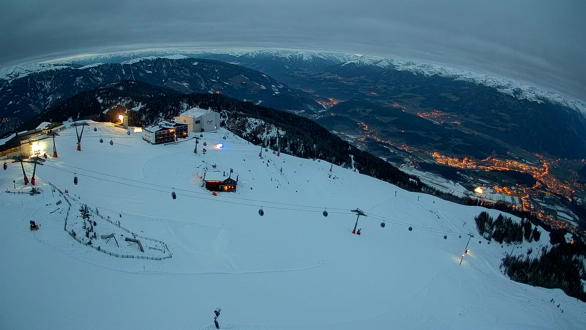 Smučišče Kronplatz – vrh | pogled na Bruneck