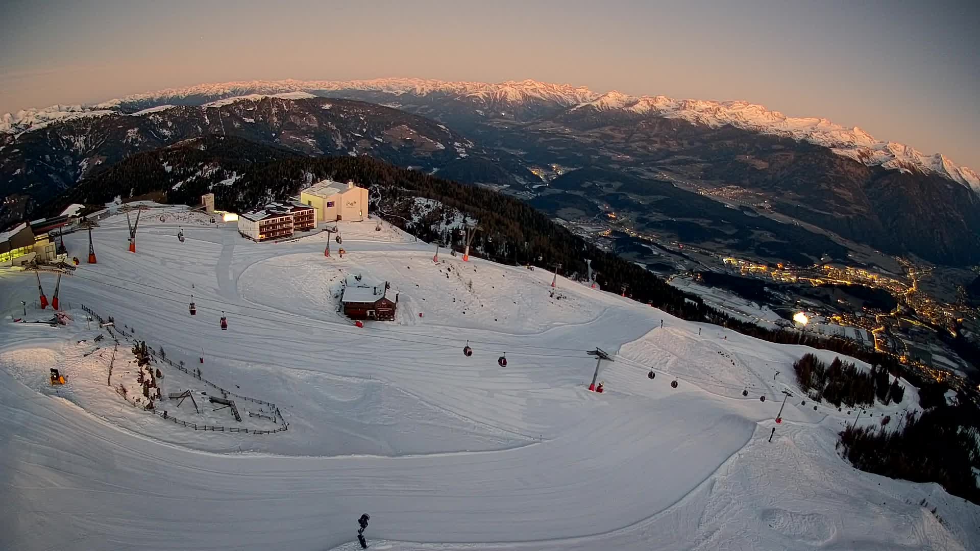 Skigebiet Kronplatz Gipfel | Blick auf Bruneck