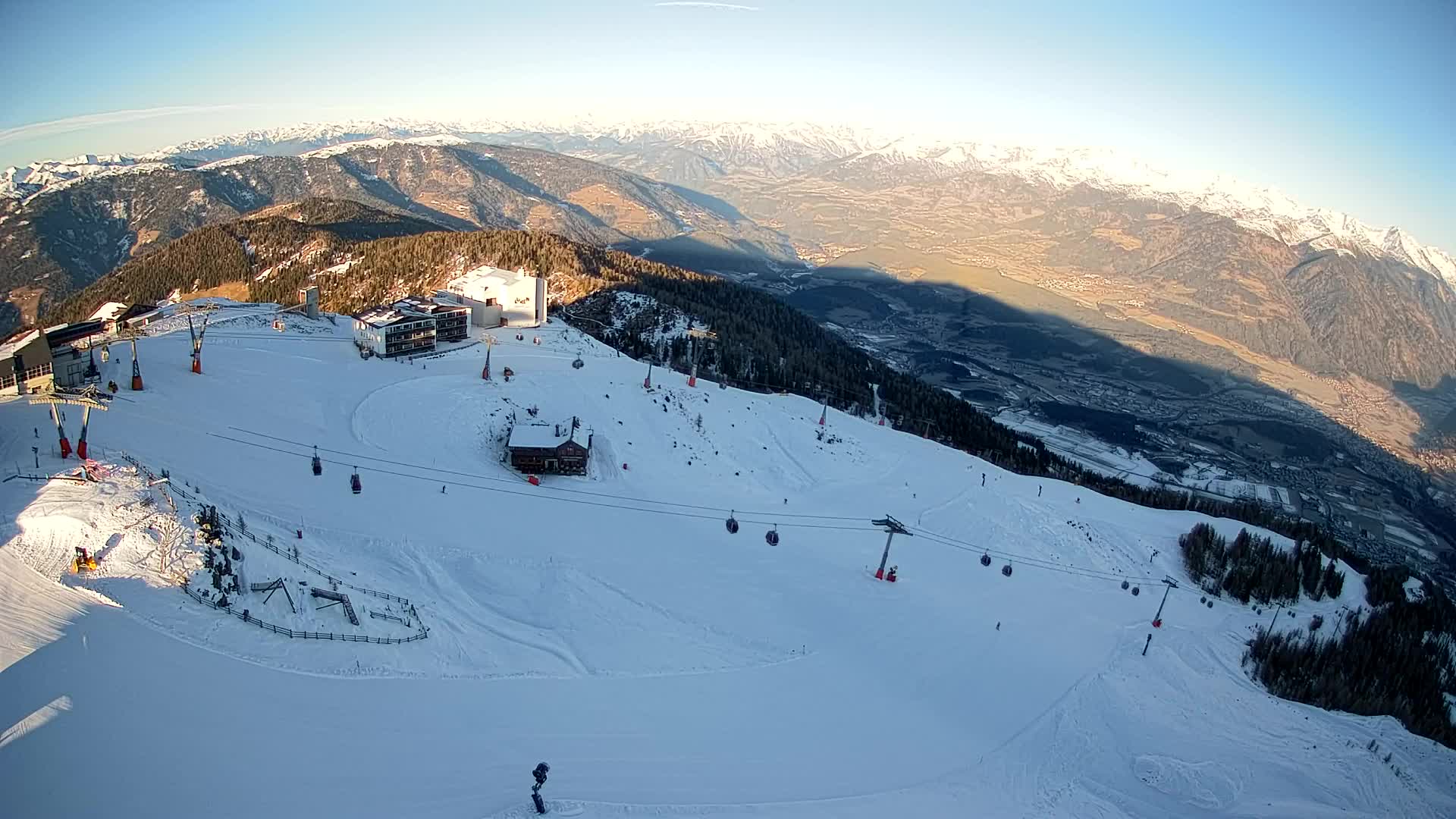 Skigebiet Kronplatz Gipfel | Blick auf Bruneck