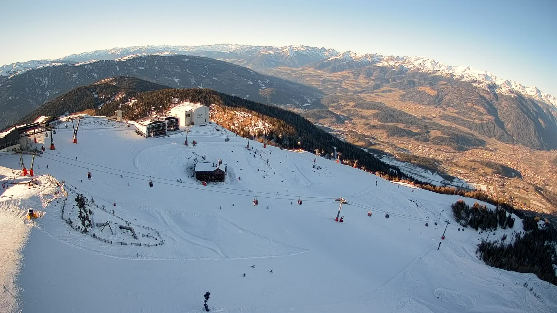 Skigebiet Kronplatz Gipfel | Blick auf Bruneck