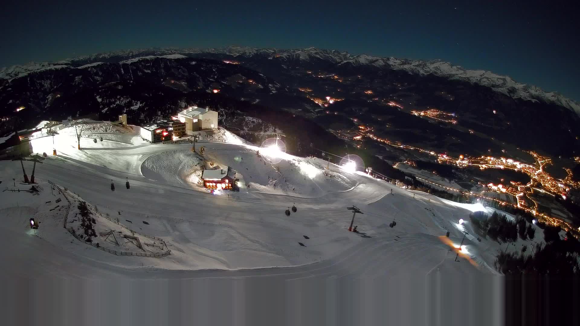 Cima estación de esquí Kronplatz | vista hacia Brunico