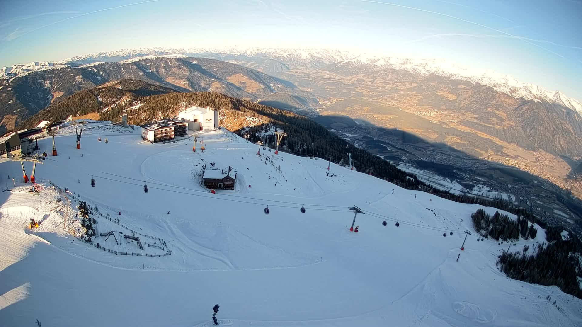 Skigebiet Kronplatz Gipfel | Blick auf Bruneck