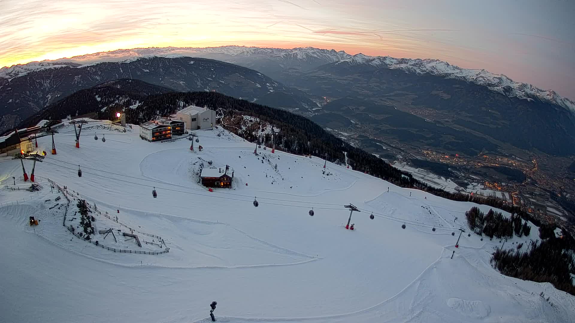 Stazione sciistica di Plan de Corones | vista su Brunico