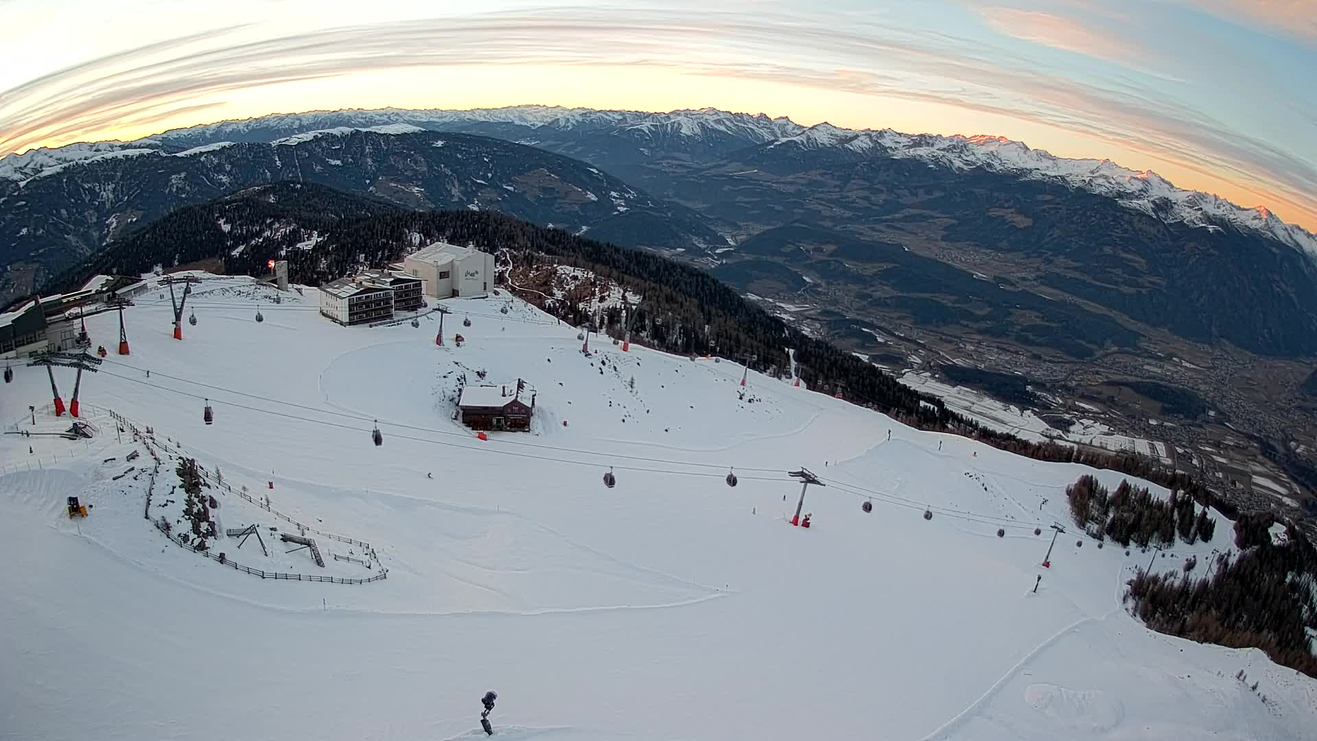 Skigebiet Kronplatz Gipfel | Blick auf Bruneck