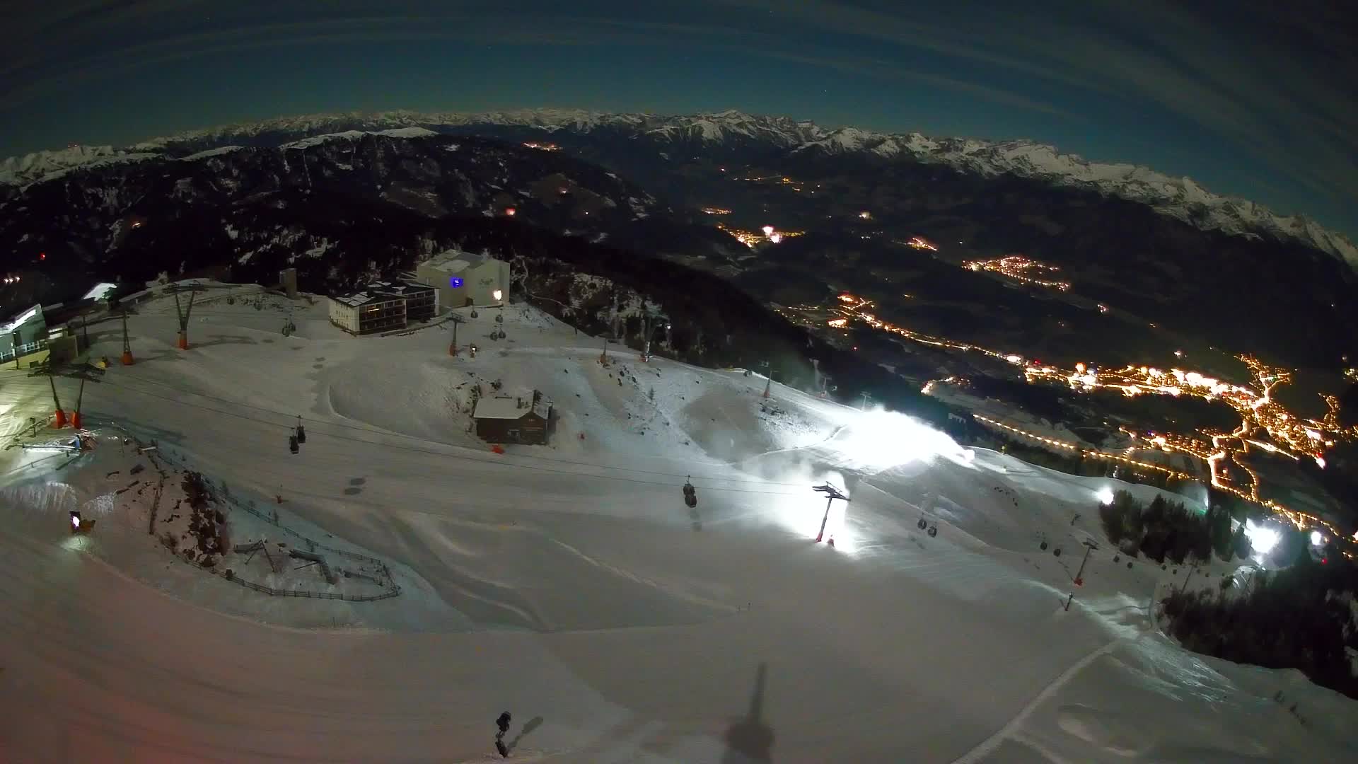Cima estación de esquí Kronplatz | vista hacia Brunico
