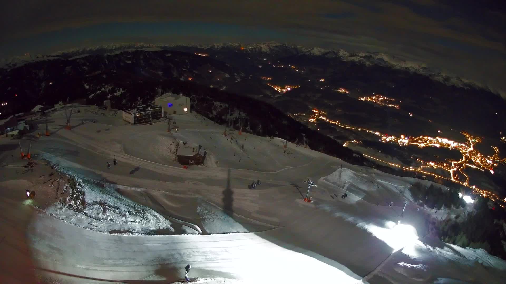 Cima estación de esquí Kronplatz | vista hacia Brunico