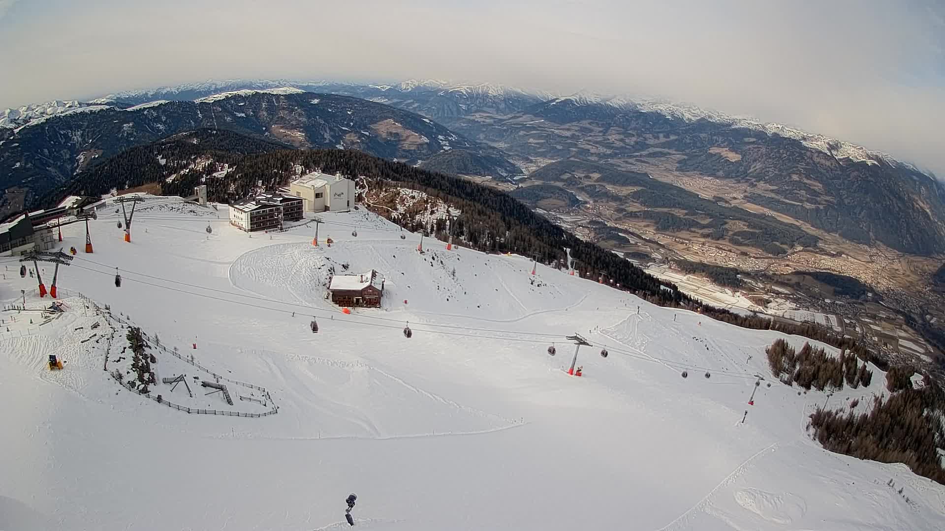 Stazione sciistica di Plan de Corones | vista su Brunico