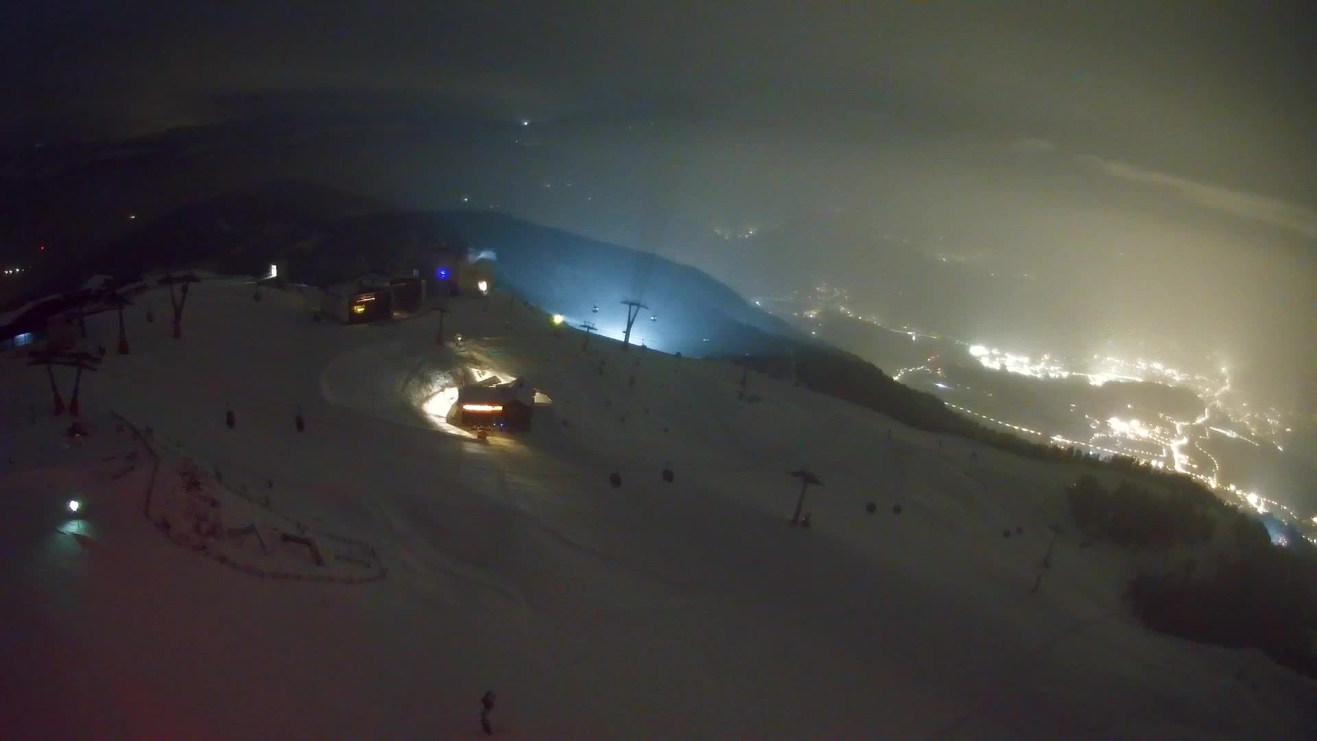 Cima estación de esquí Kronplatz | vista hacia Brunico