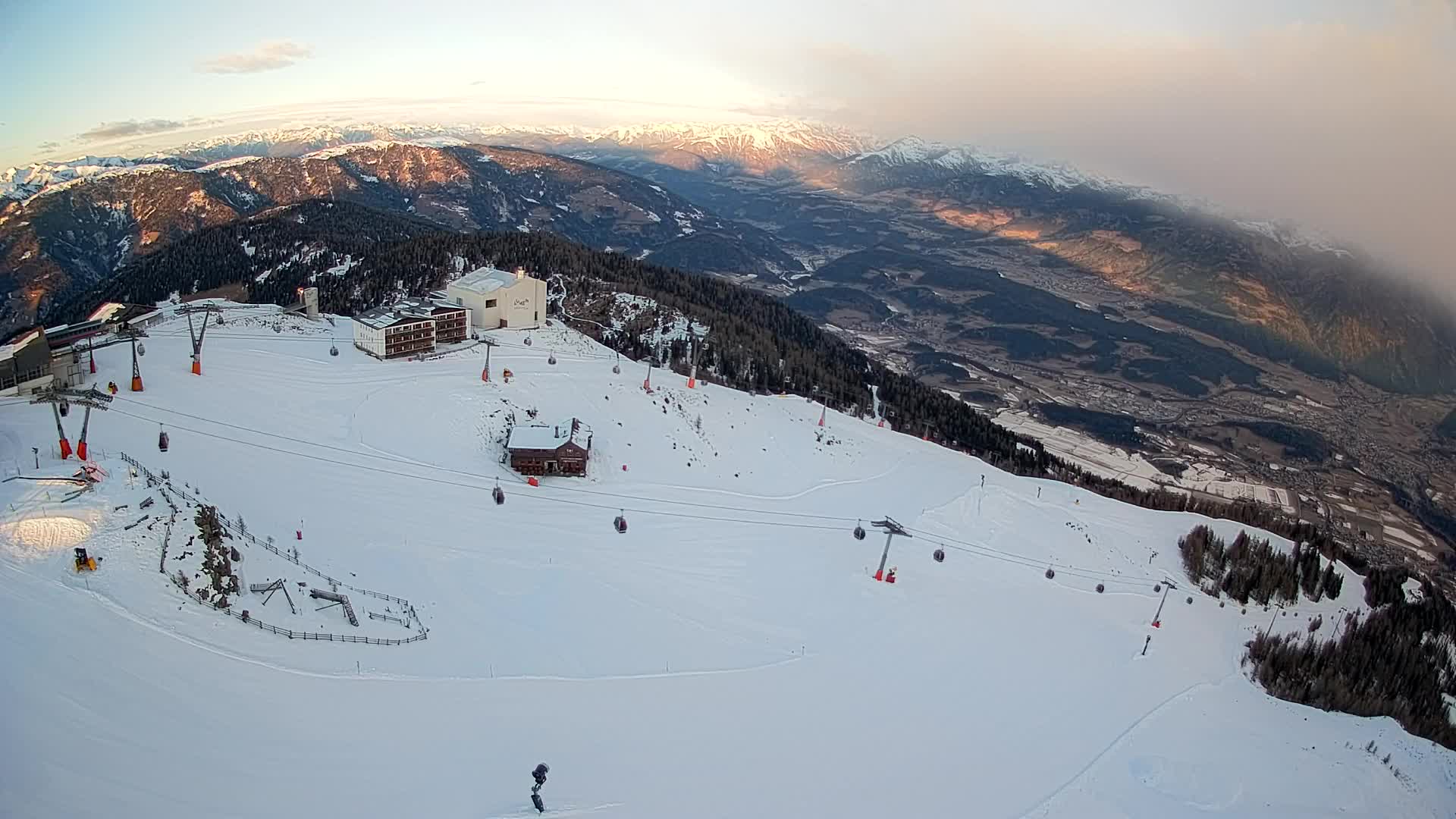 Station de ski Kronplatz sommet | vue sur Brunico