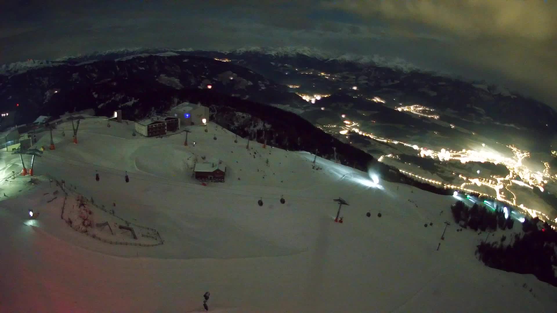 Cima estación de esquí Kronplatz | vista hacia Brunico