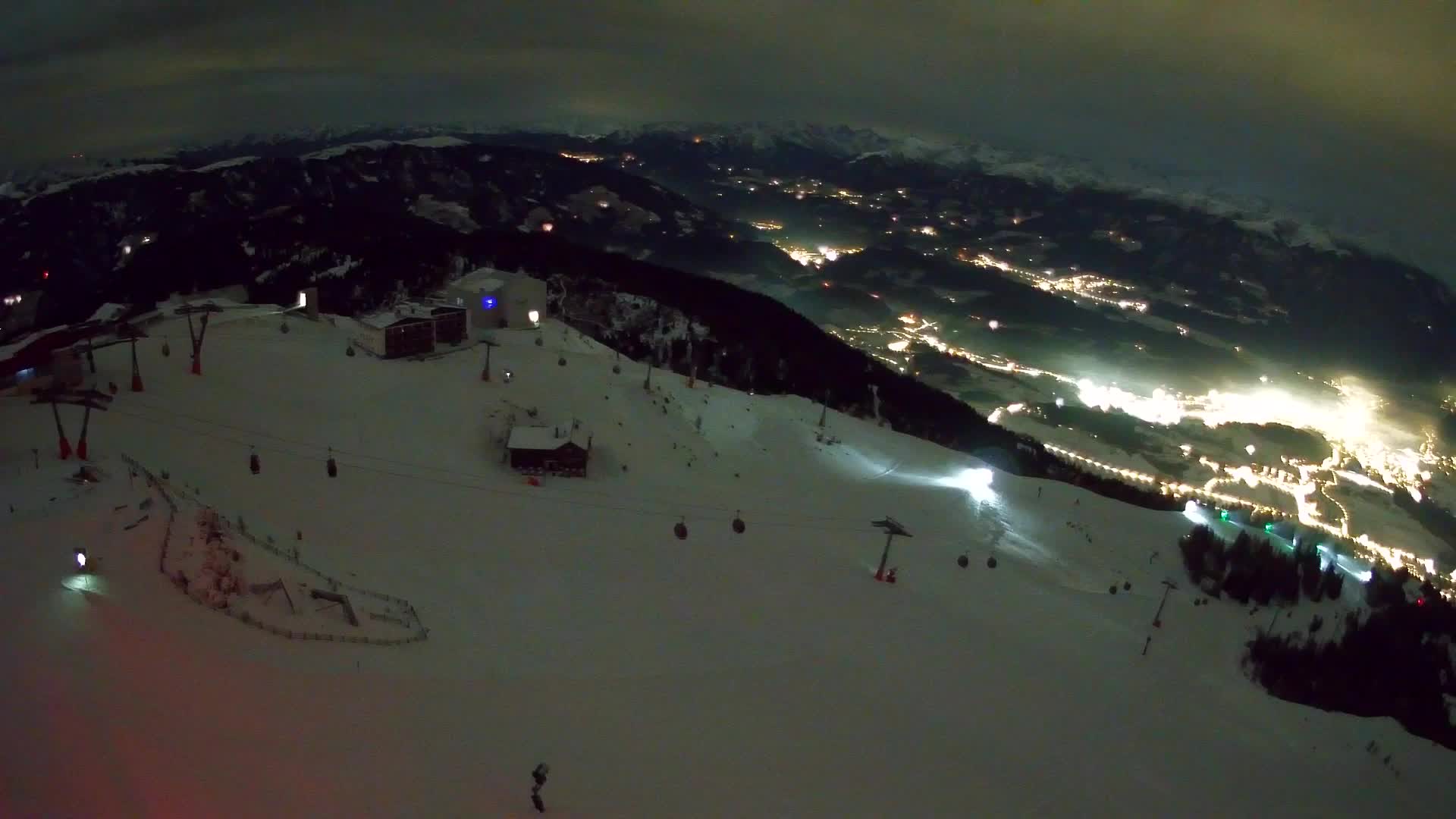 Cima estación de esquí Kronplatz | vista hacia Brunico
