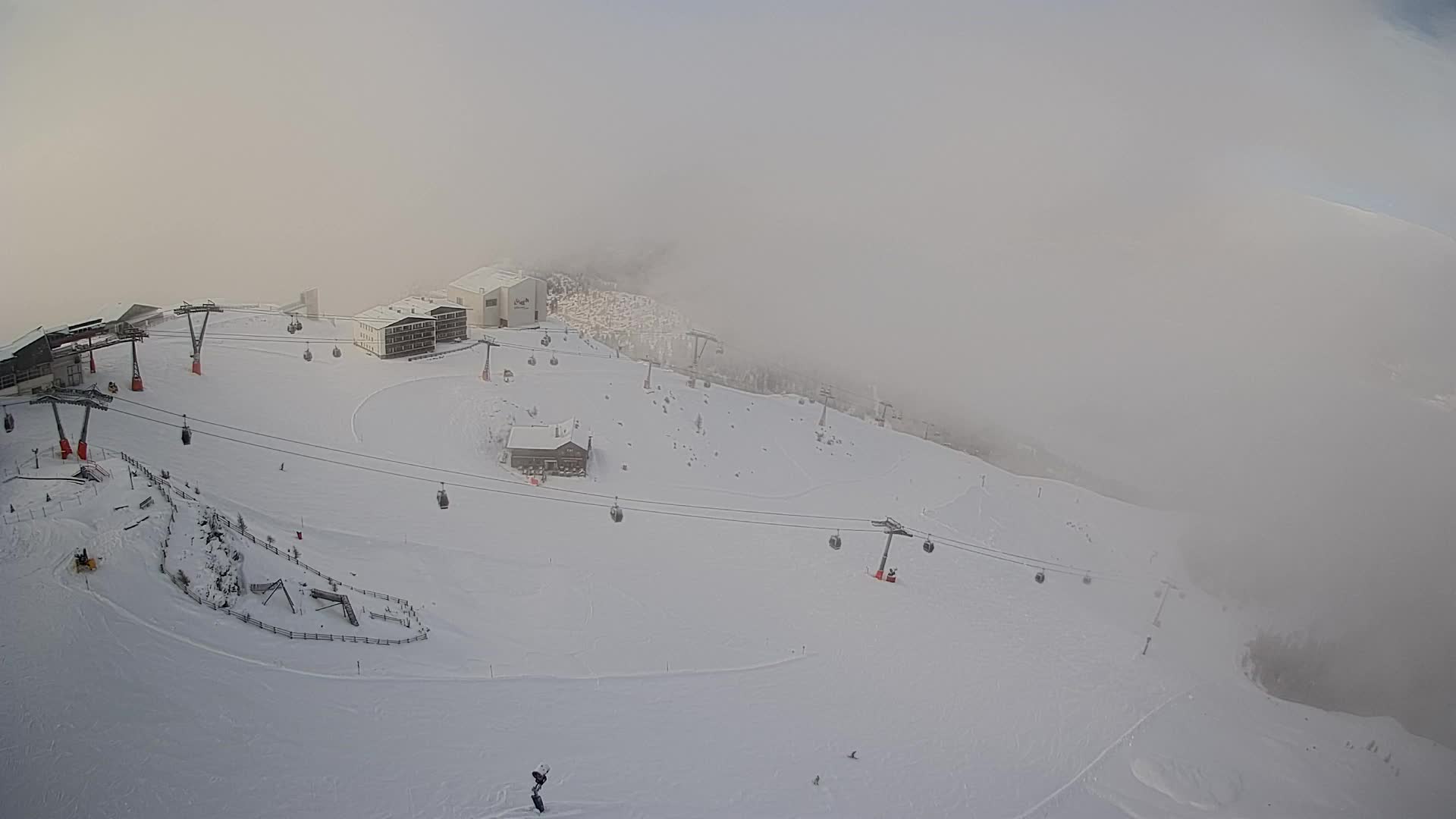 Cima estación de esquí Kronplatz | vista hacia Brunico