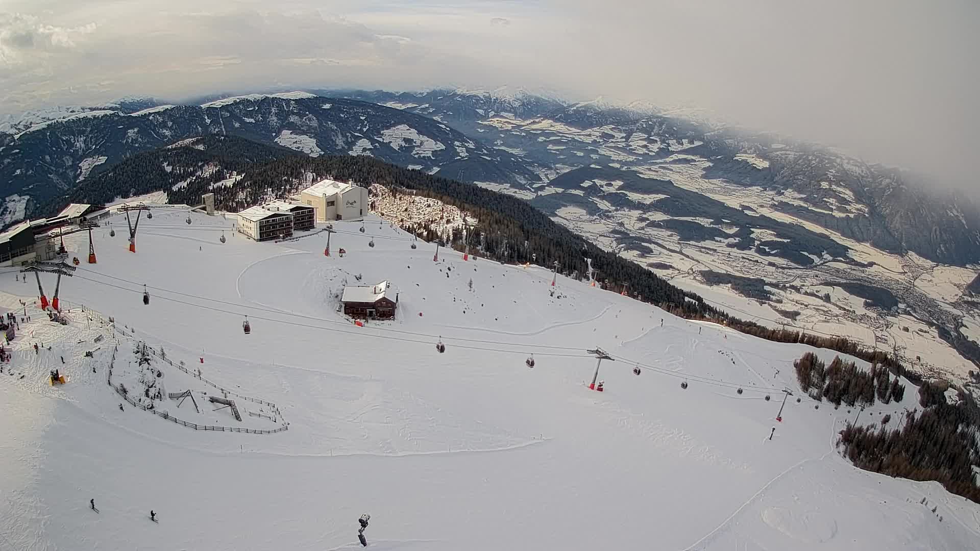 Station de ski Kronplatz sommet | vue sur Brunico
