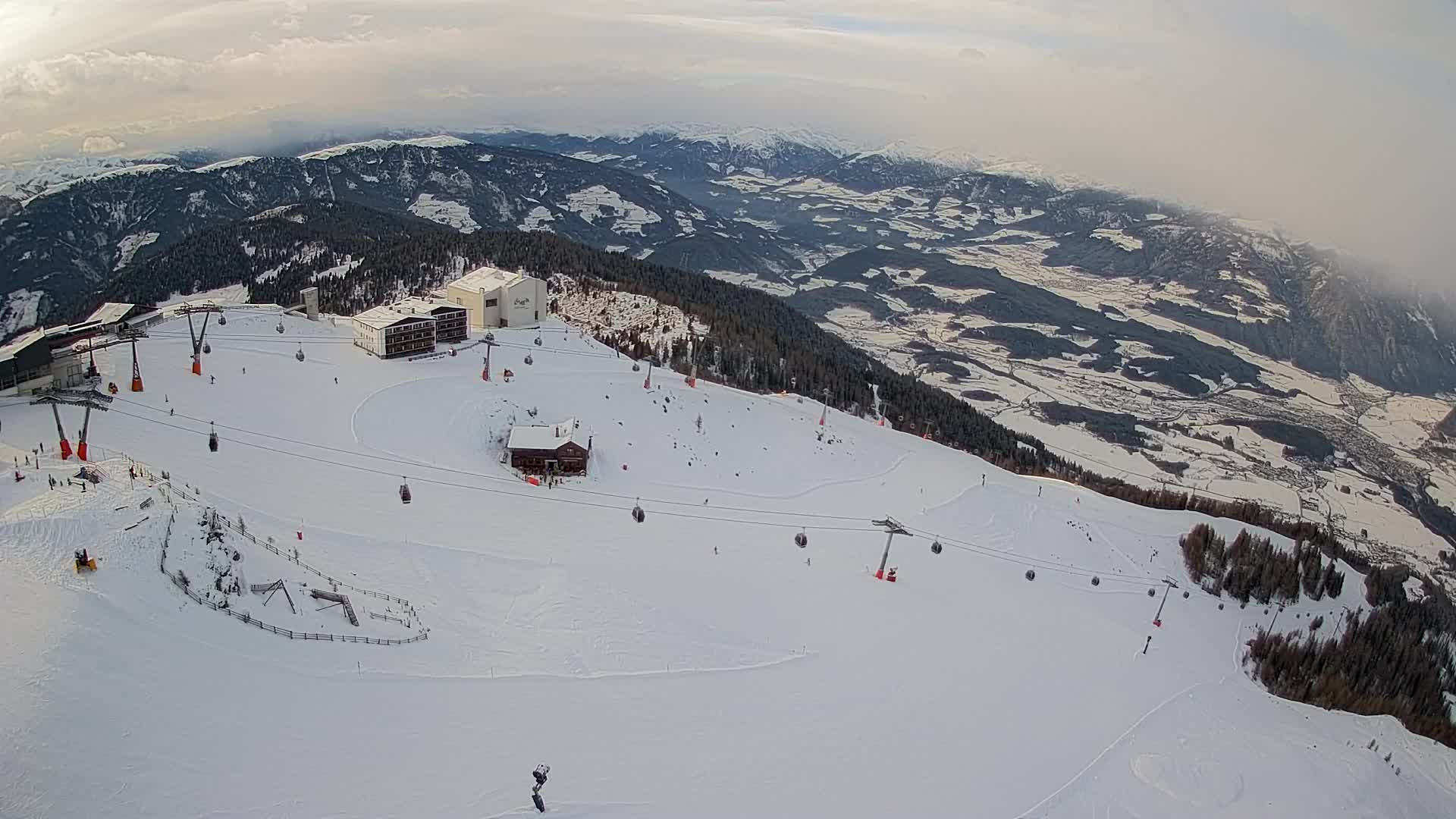 Station de ski Kronplatz sommet | vue sur Brunico