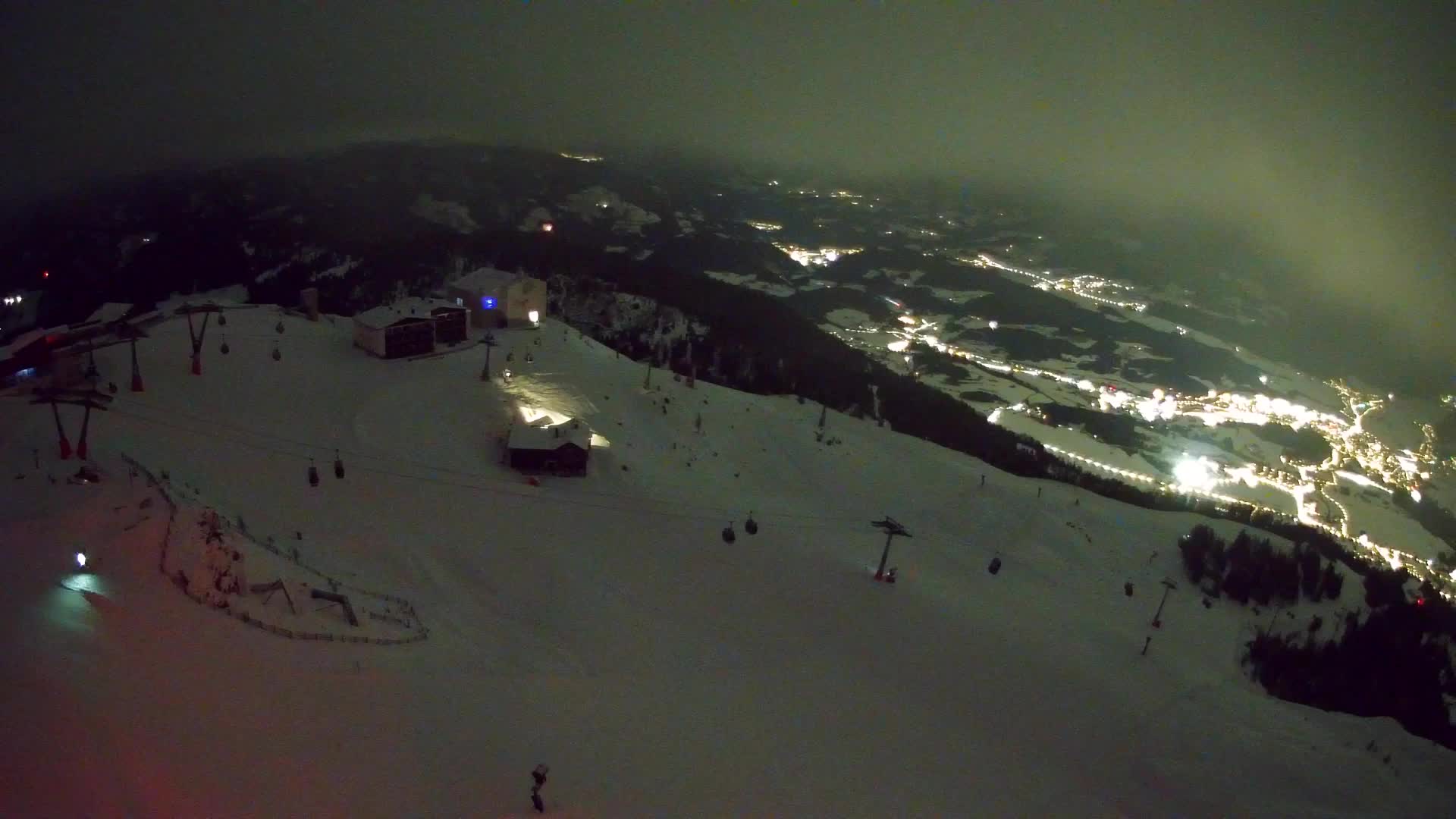Cima estación de esquí Kronplatz | vista hacia Brunico