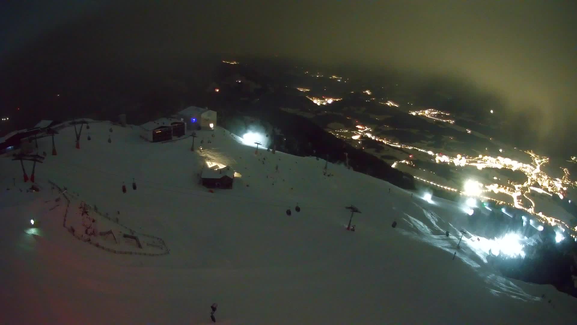 Cima estación de esquí Kronplatz | vista hacia Brunico