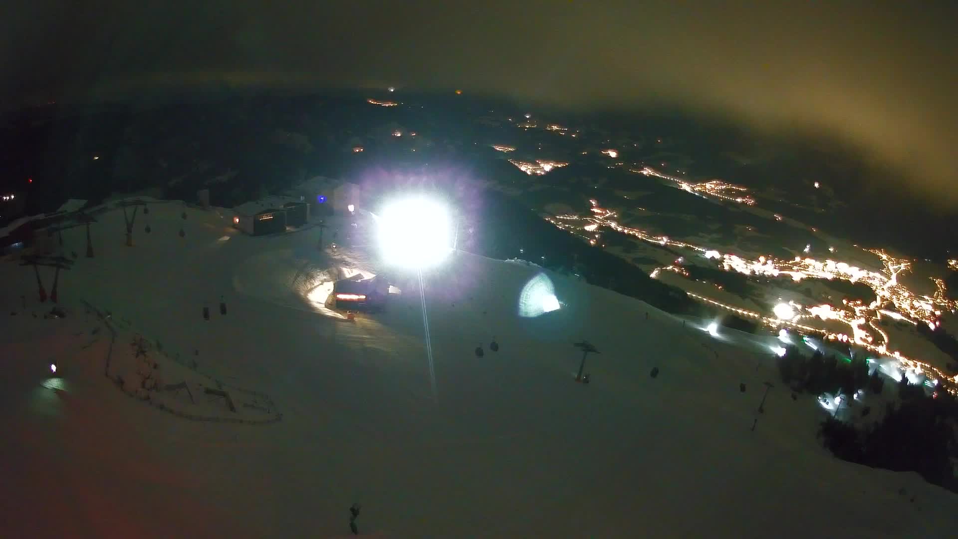 Cima estación de esquí Kronplatz | vista hacia Brunico