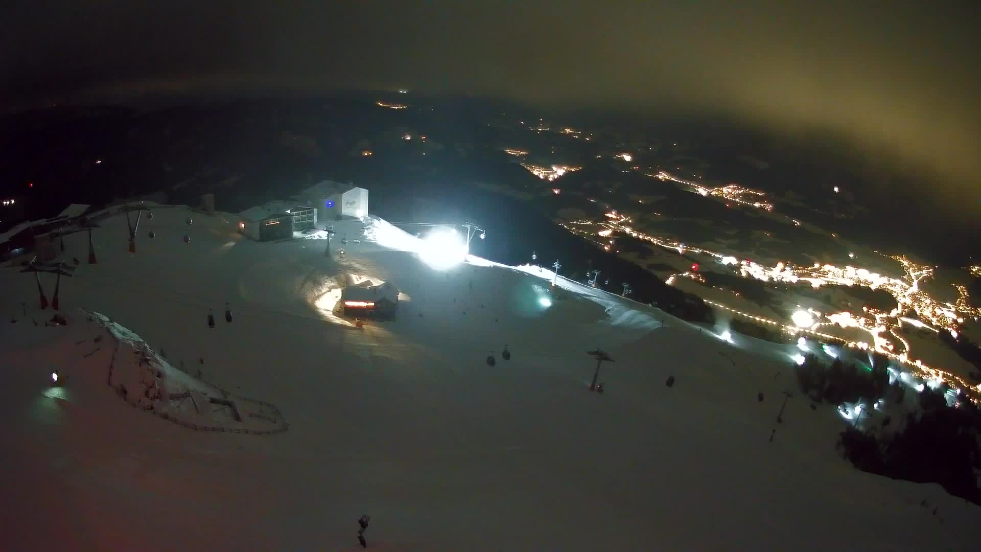 Cima estación de esquí Kronplatz | vista hacia Brunico
