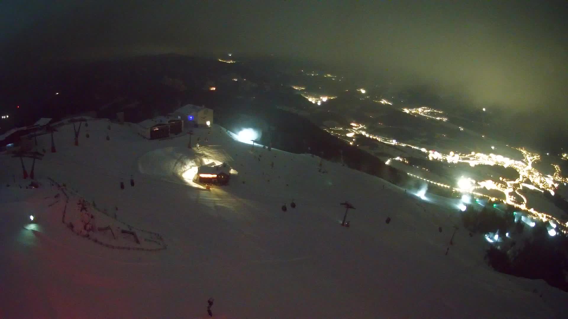 Cima estación de esquí Kronplatz | vista hacia Brunico