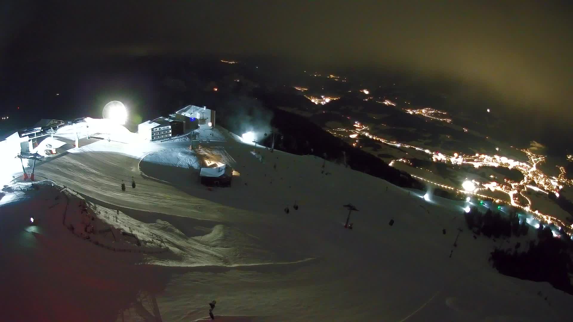 Cima estación de esquí Kronplatz | vista hacia Brunico