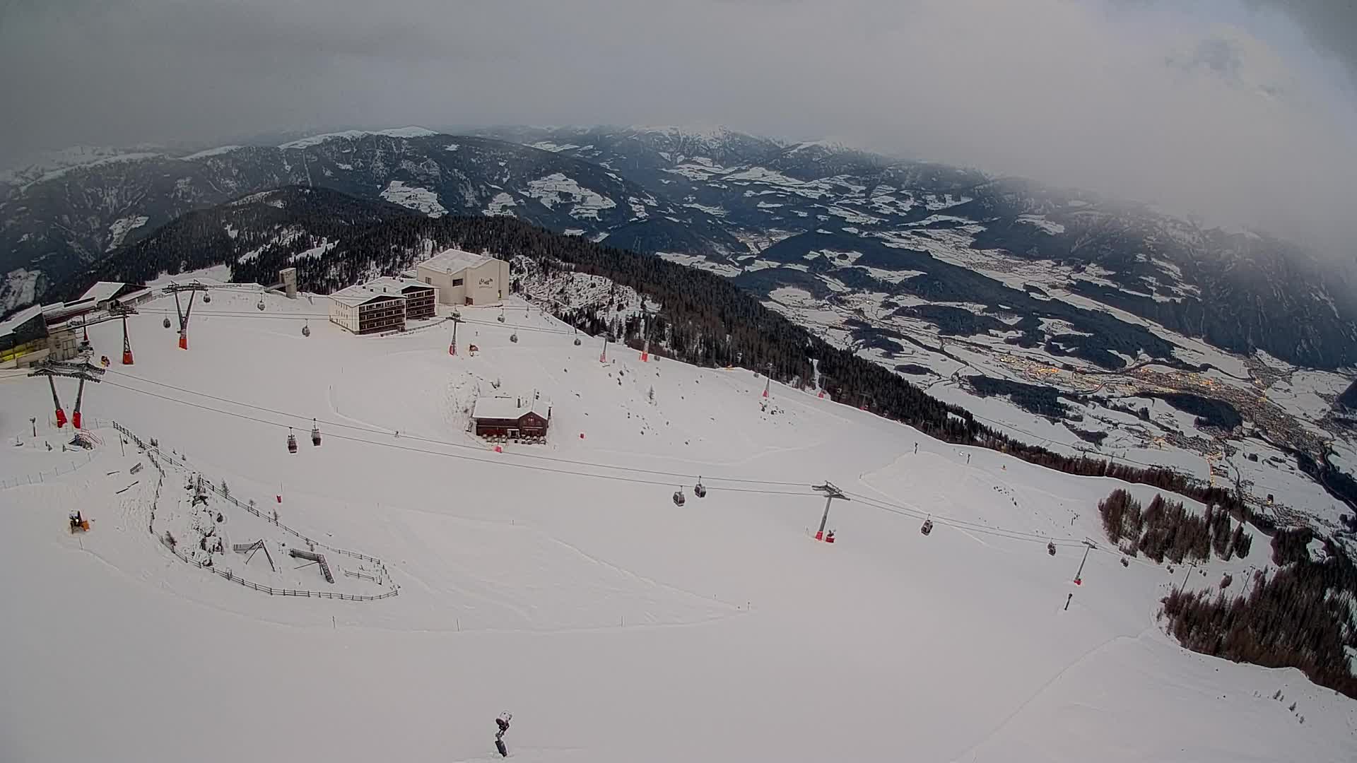 Station de ski Kronplatz sommet | vue sur Brunico
