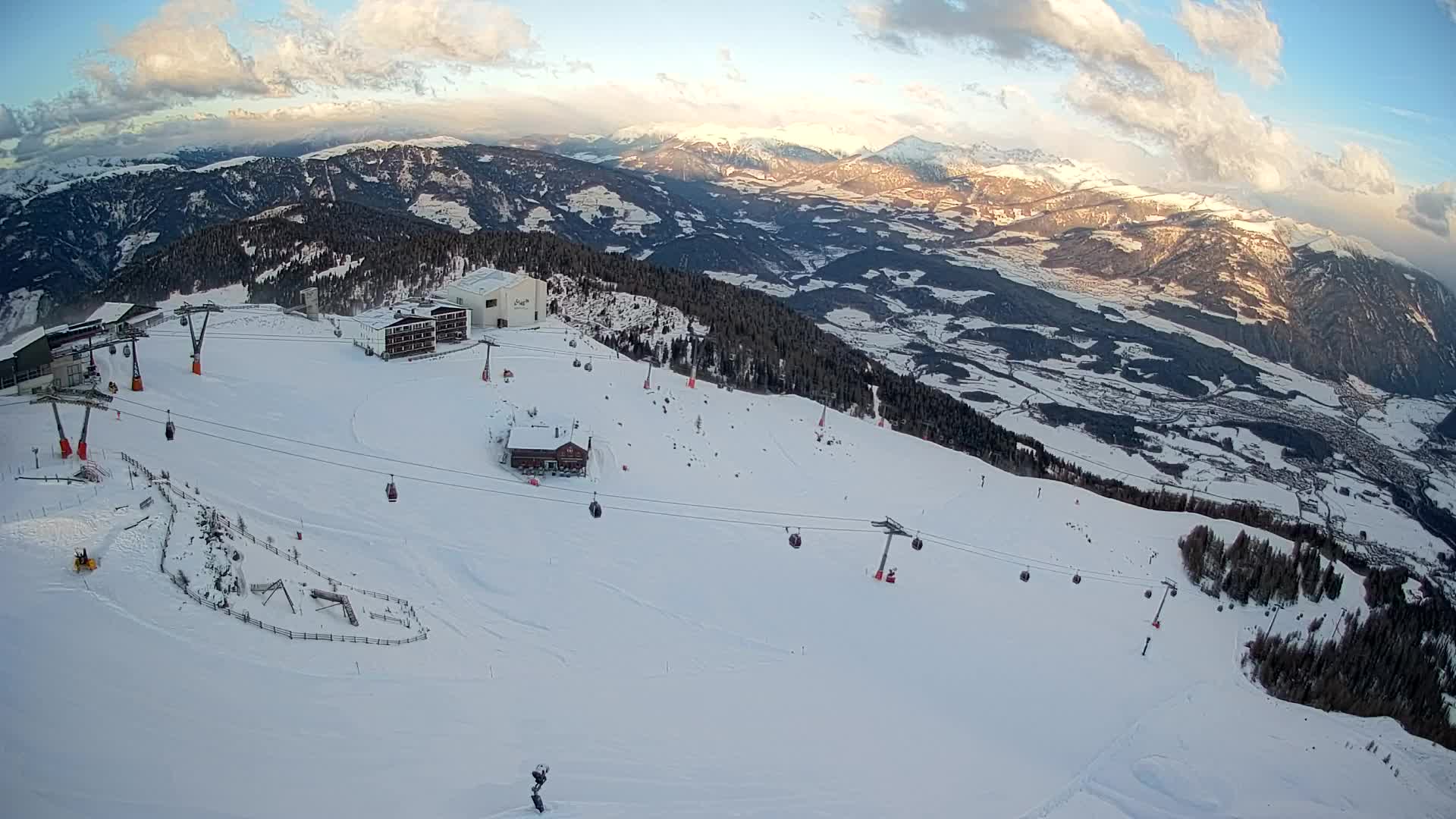 Stazione sciistica di Plan de Corones | vista su Brunico