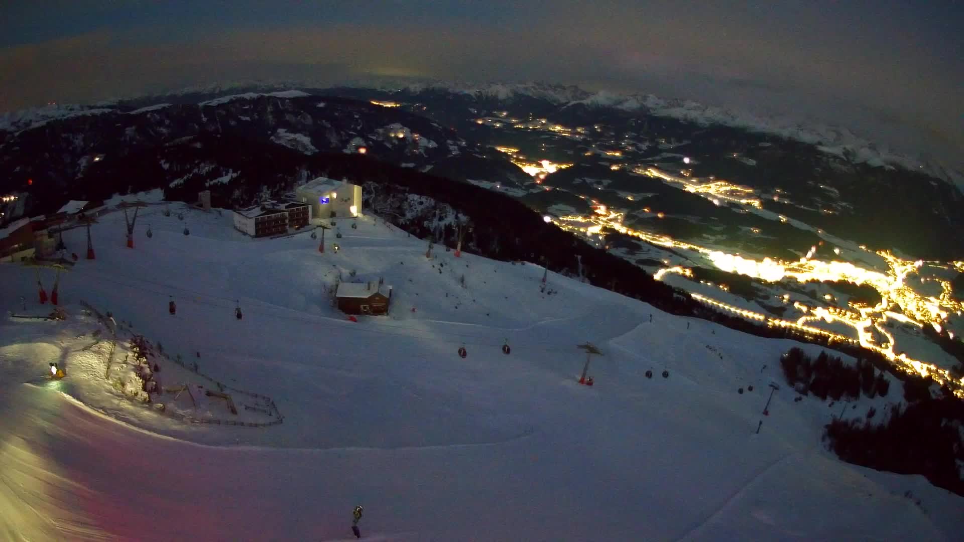 Stazione sciistica di Plan de Corones | vista su Brunico