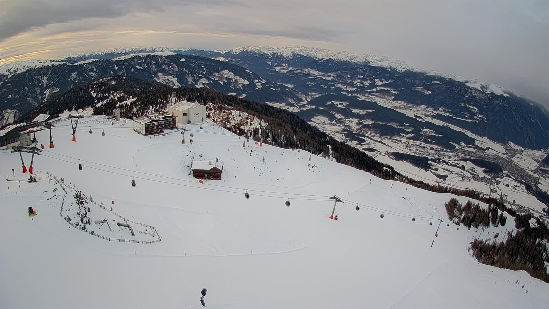 Skigebiet Kronplatz Gipfel | Blick auf Bruneck