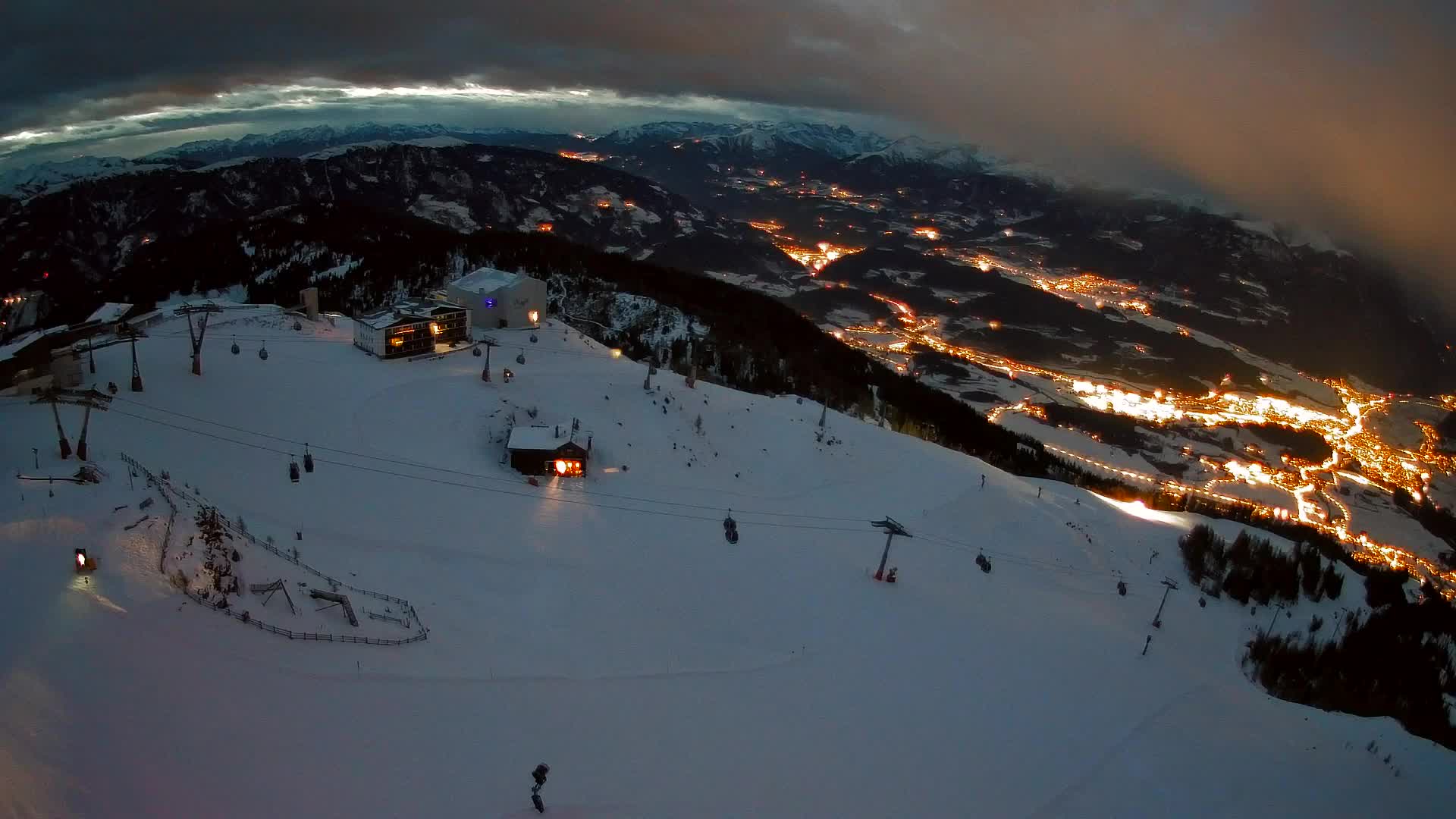 Station de ski Kronplatz sommet | vue sur Brunico