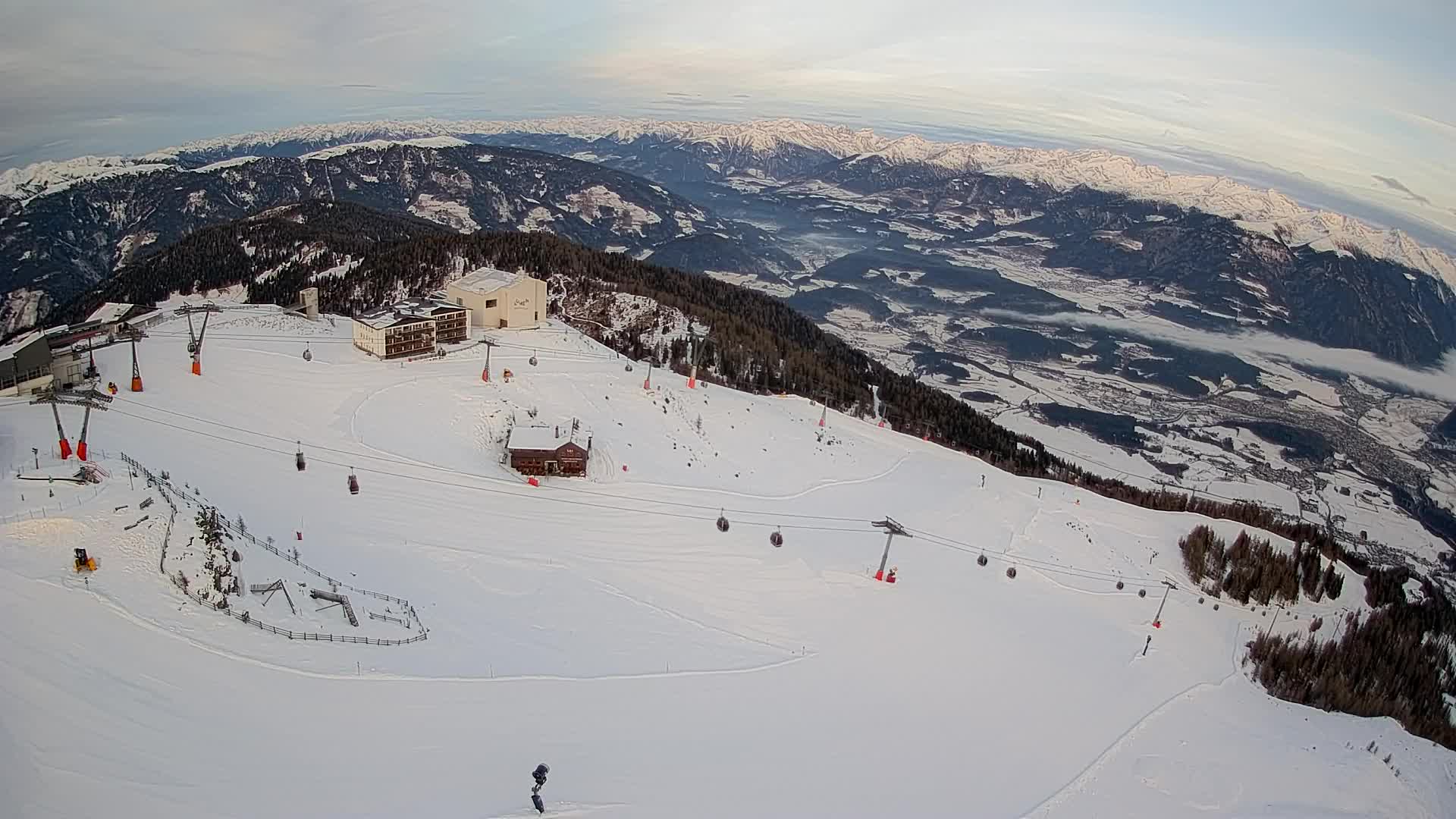 Skigebiet Kronplatz Gipfel | Blick auf Bruneck