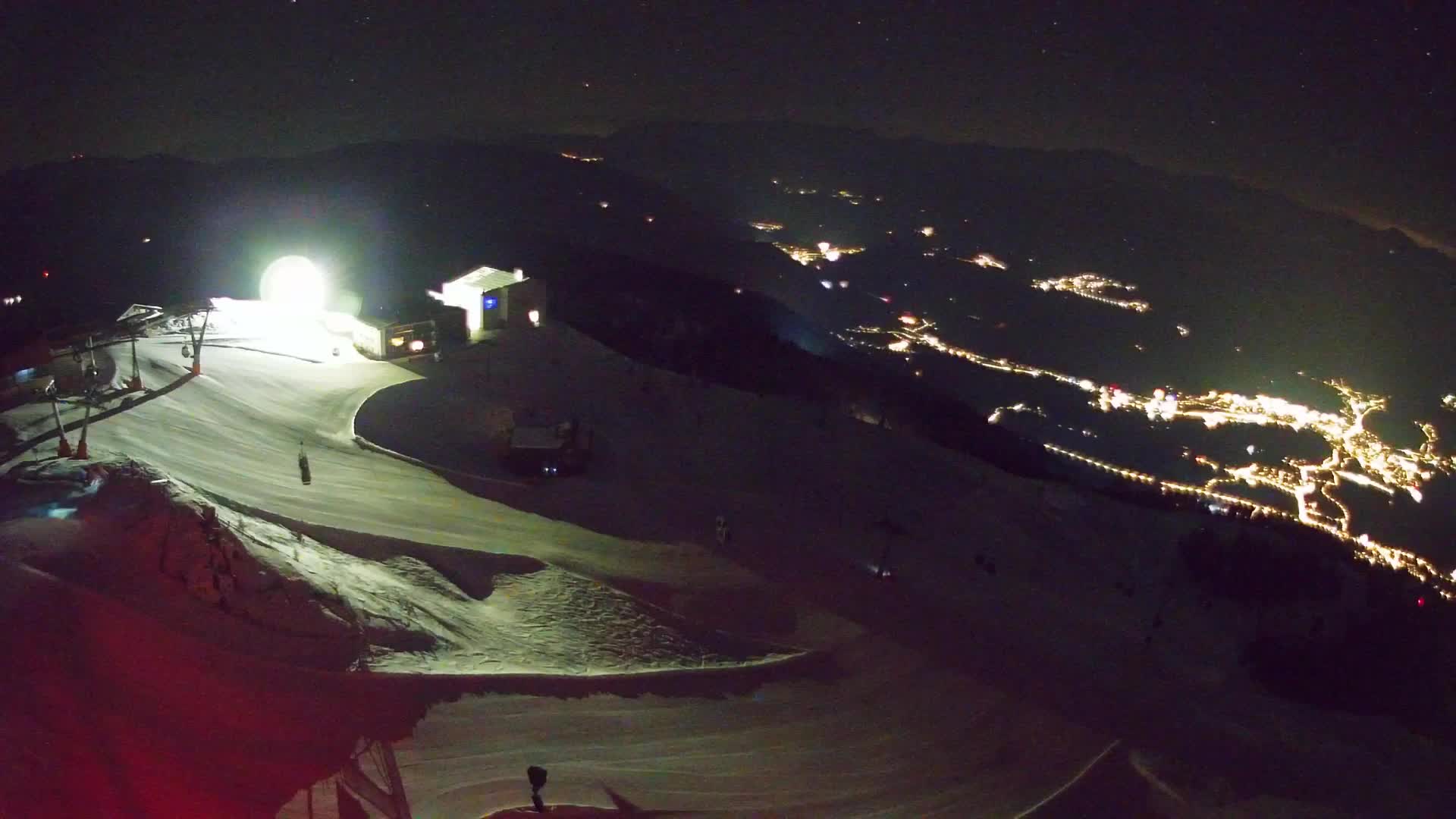 Cima estación de esquí Kronplatz | vista hacia Brunico