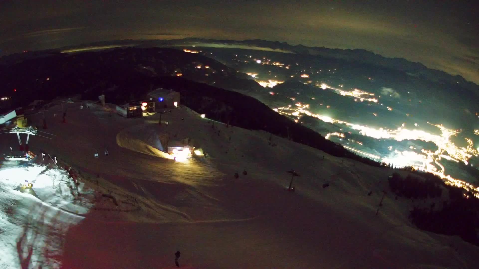 Cima estación de esquí Kronplatz | vista hacia Brunico