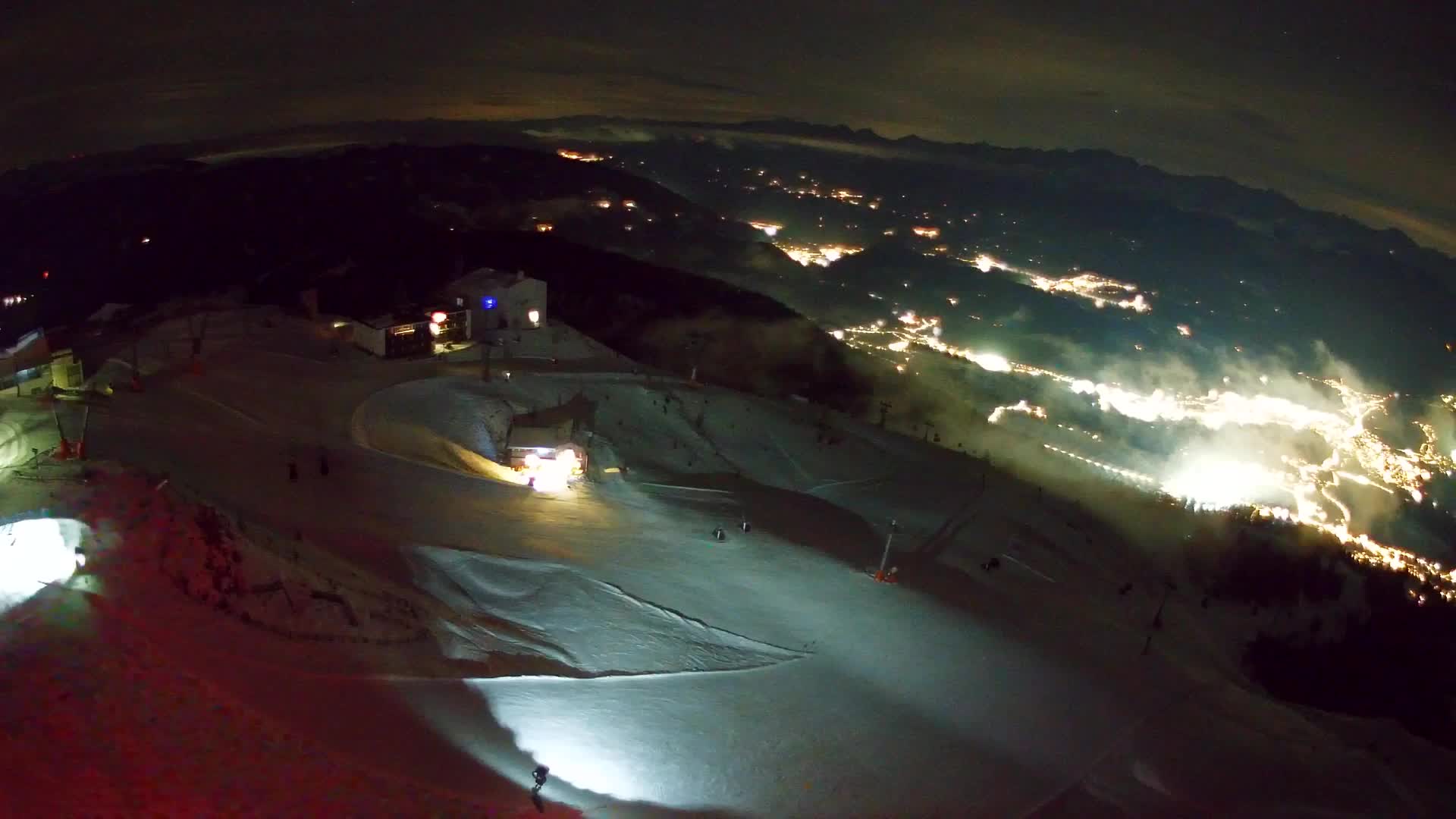 Cima estación de esquí Kronplatz | vista hacia Brunico