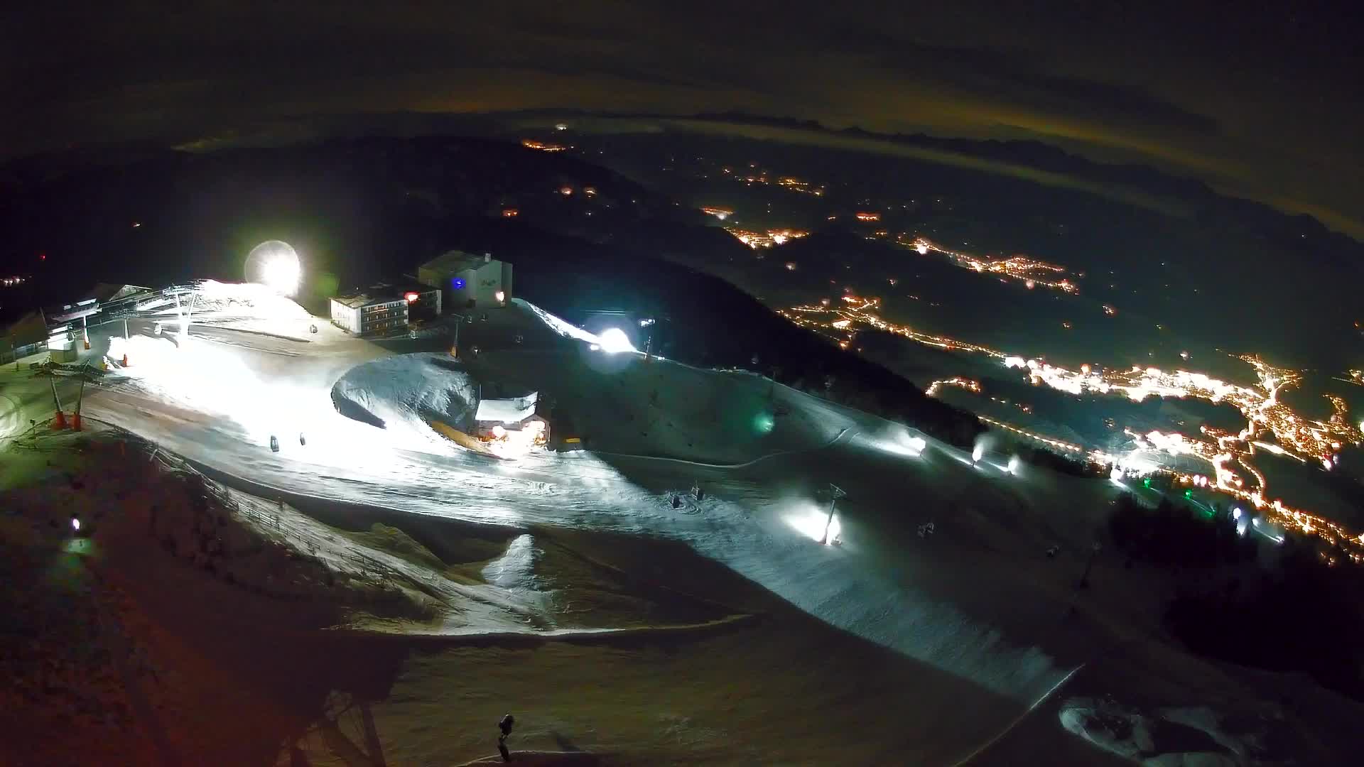 Cima estación de esquí Kronplatz | vista hacia Brunico