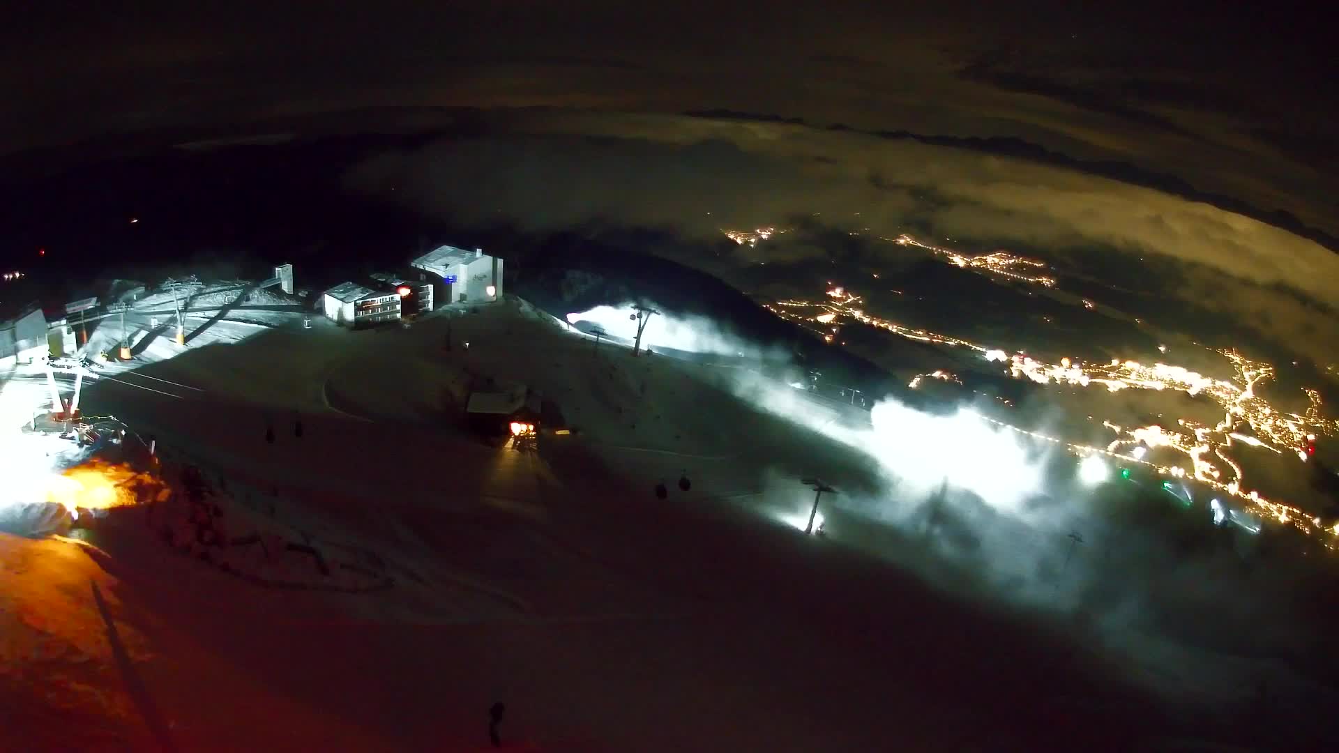 Cima estación de esquí Kronplatz | vista hacia Brunico
