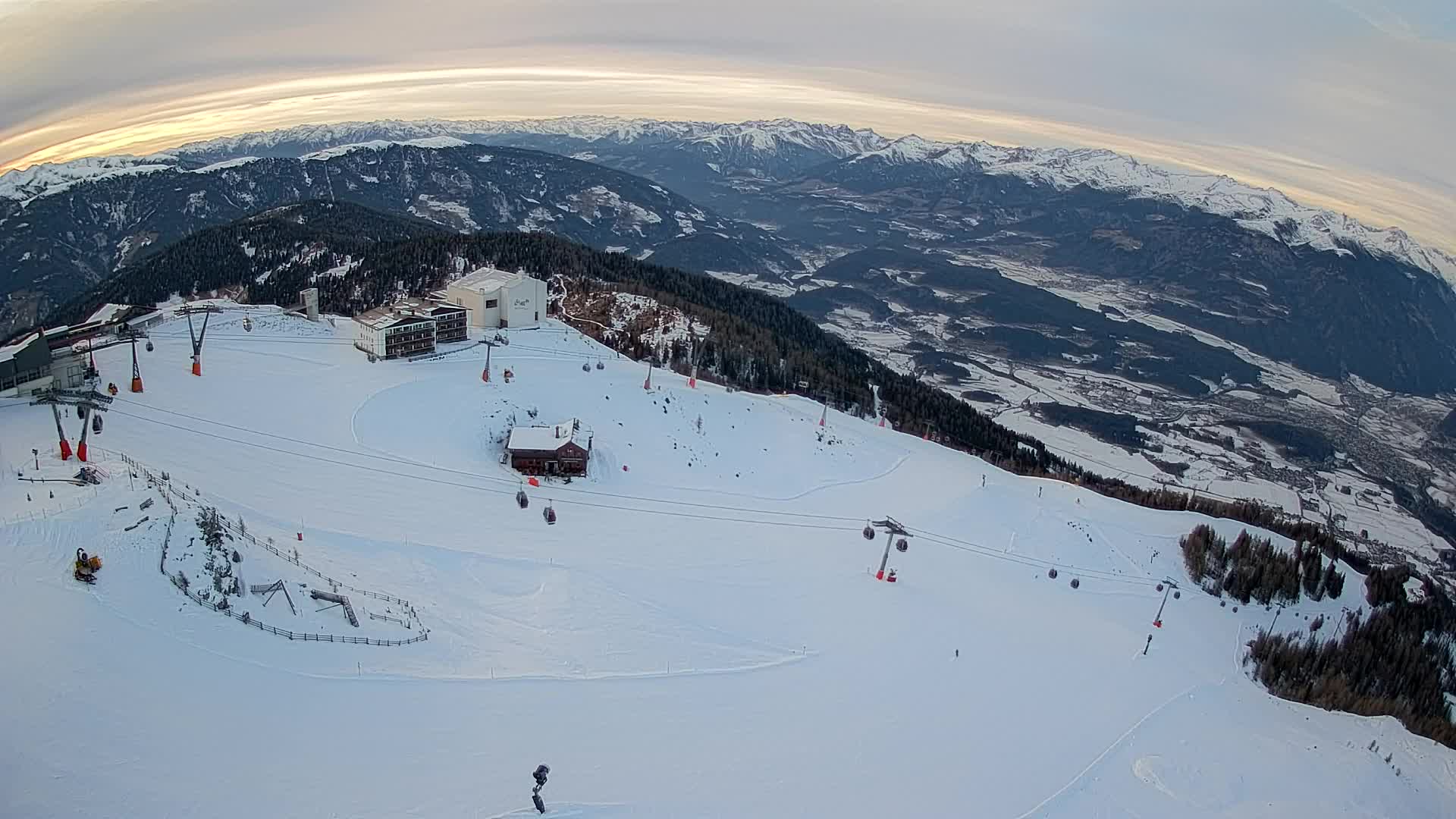 Stazione sciistica di Plan de Corones | vista su Brunico