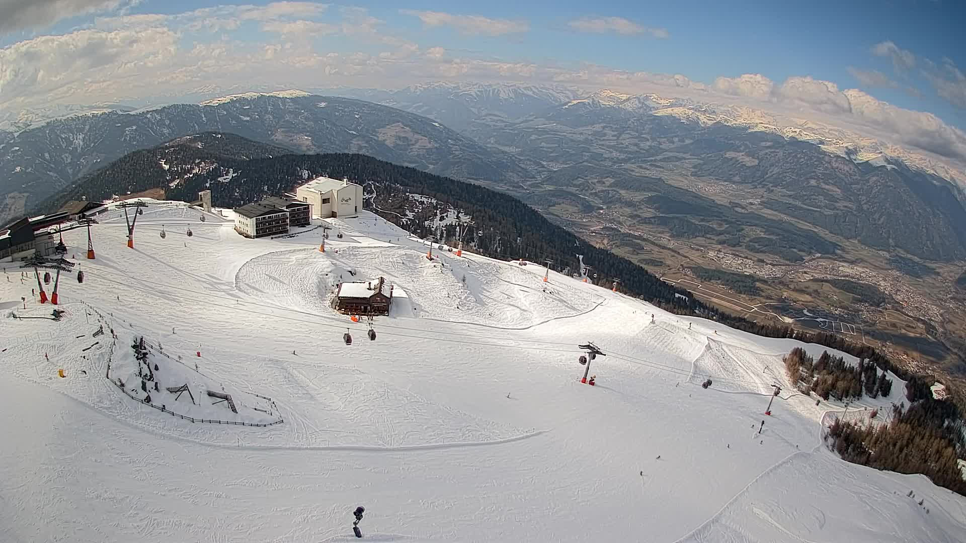 Stazione sciistica di Plan de Corones | vista su Brunico