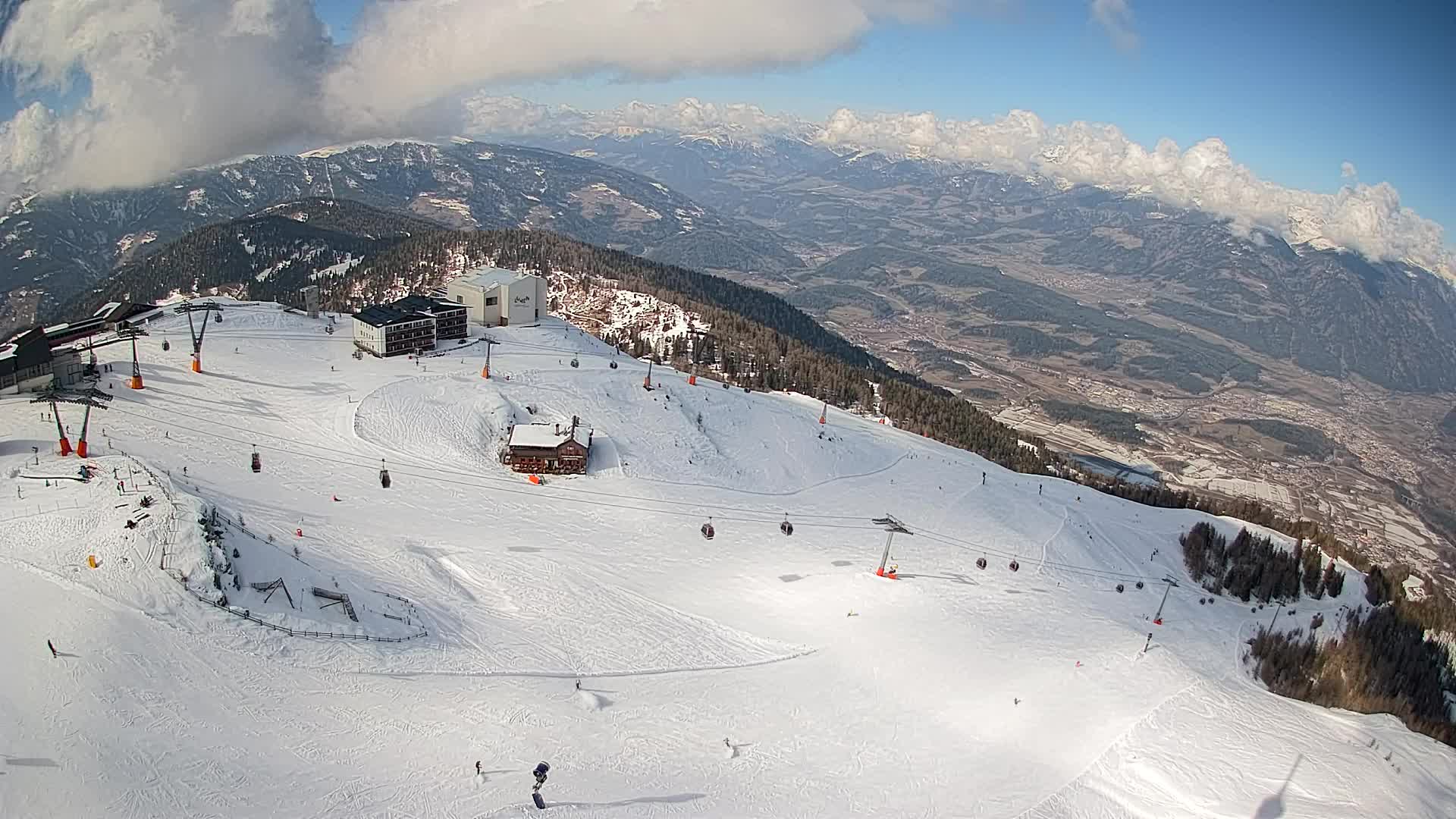 Stazione sciistica di Plan de Corones | vista su Brunico