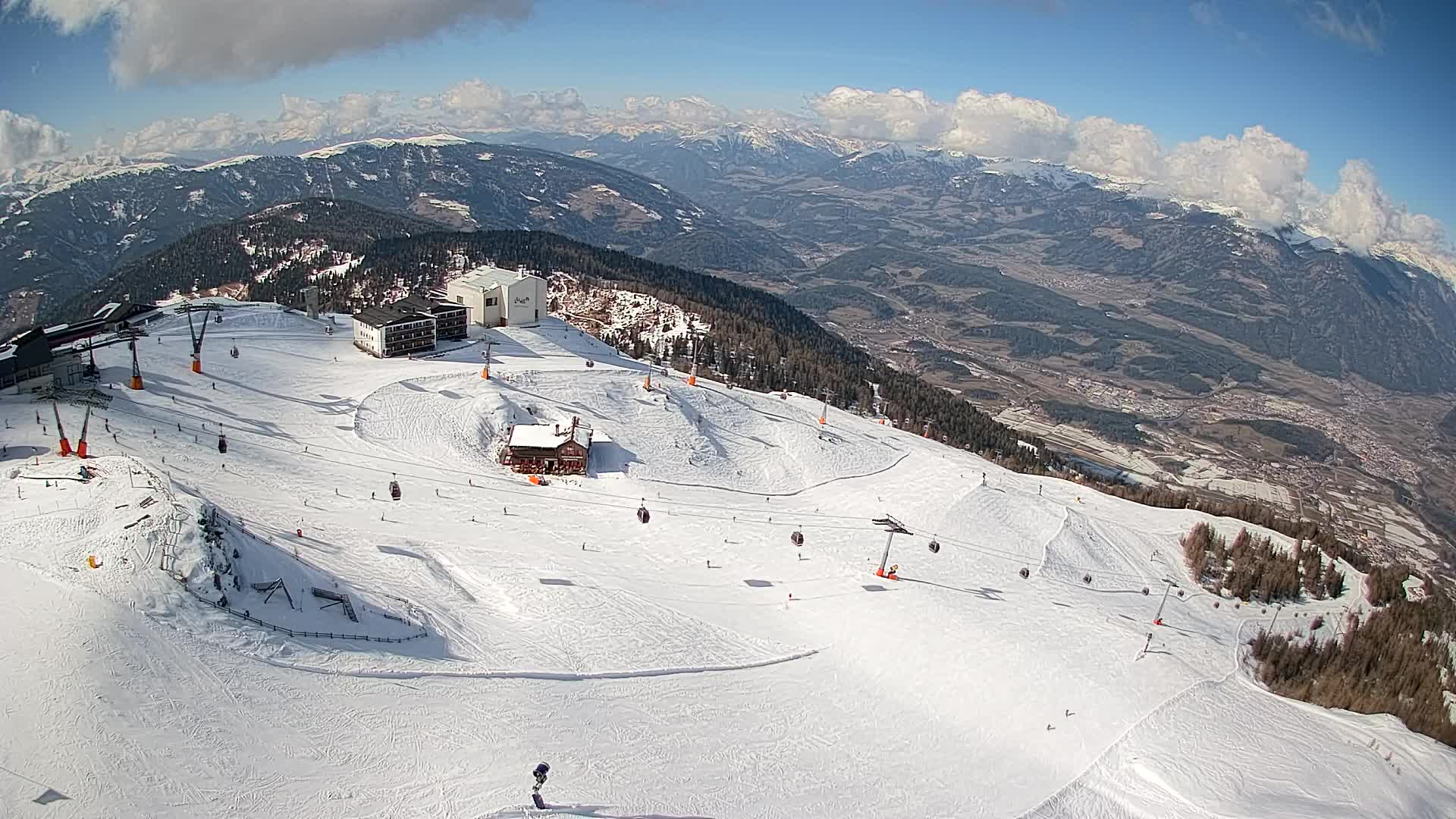 Stazione sciistica di Plan de Corones | vista su Brunico