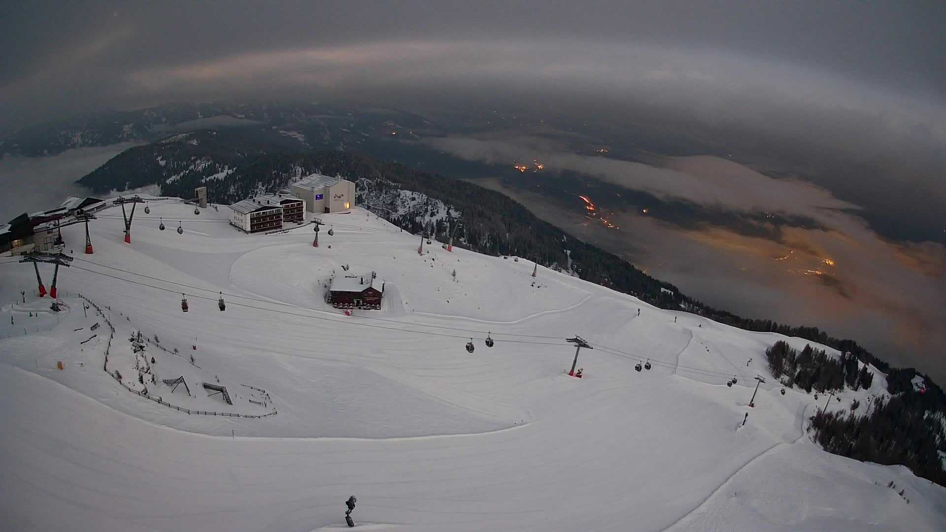 Skigebiet Kronplatz Gipfel | Blick auf Bruneck