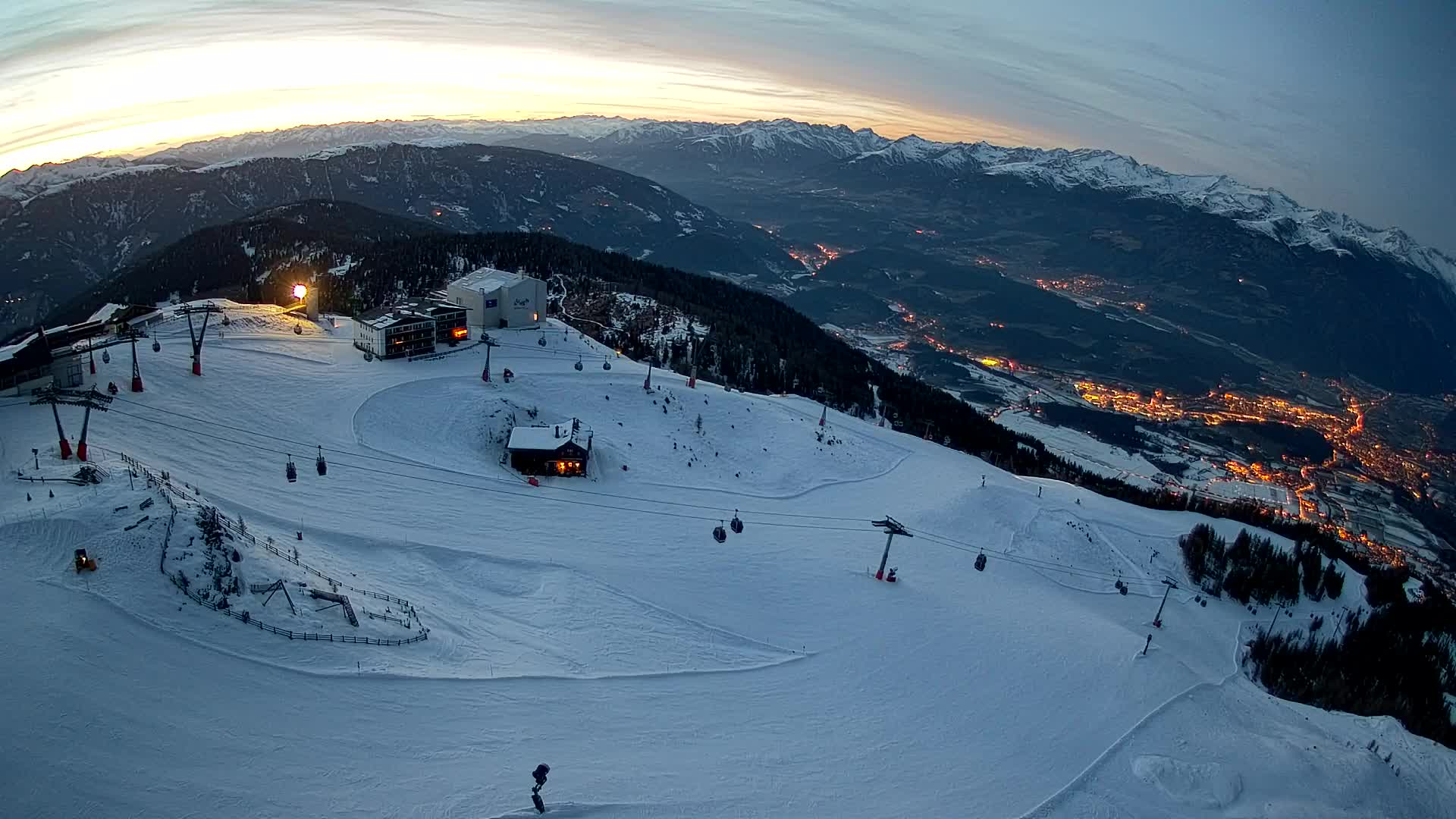 Skigebiet Kronplatz Gipfel | Blick auf Bruneck