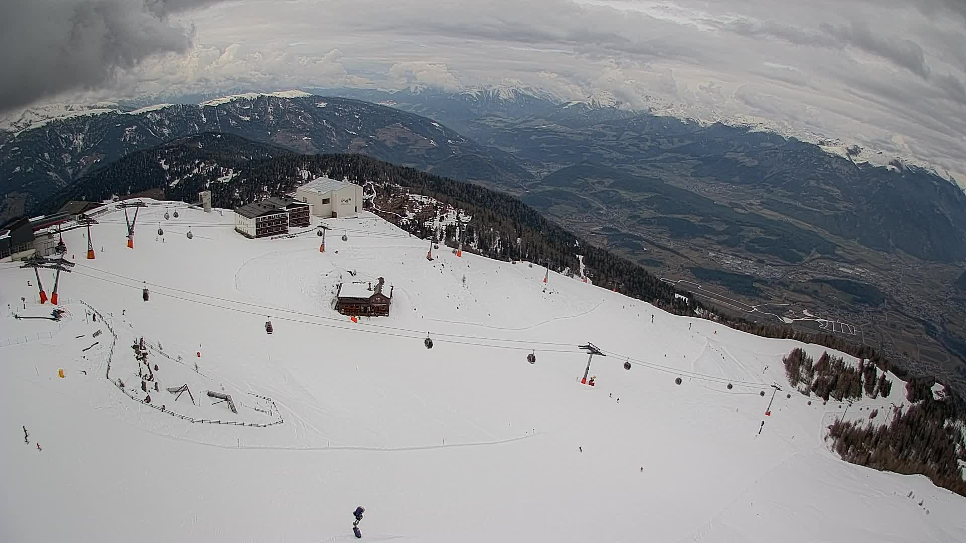 Station de ski Kronplatz sommet | vue sur Brunico
