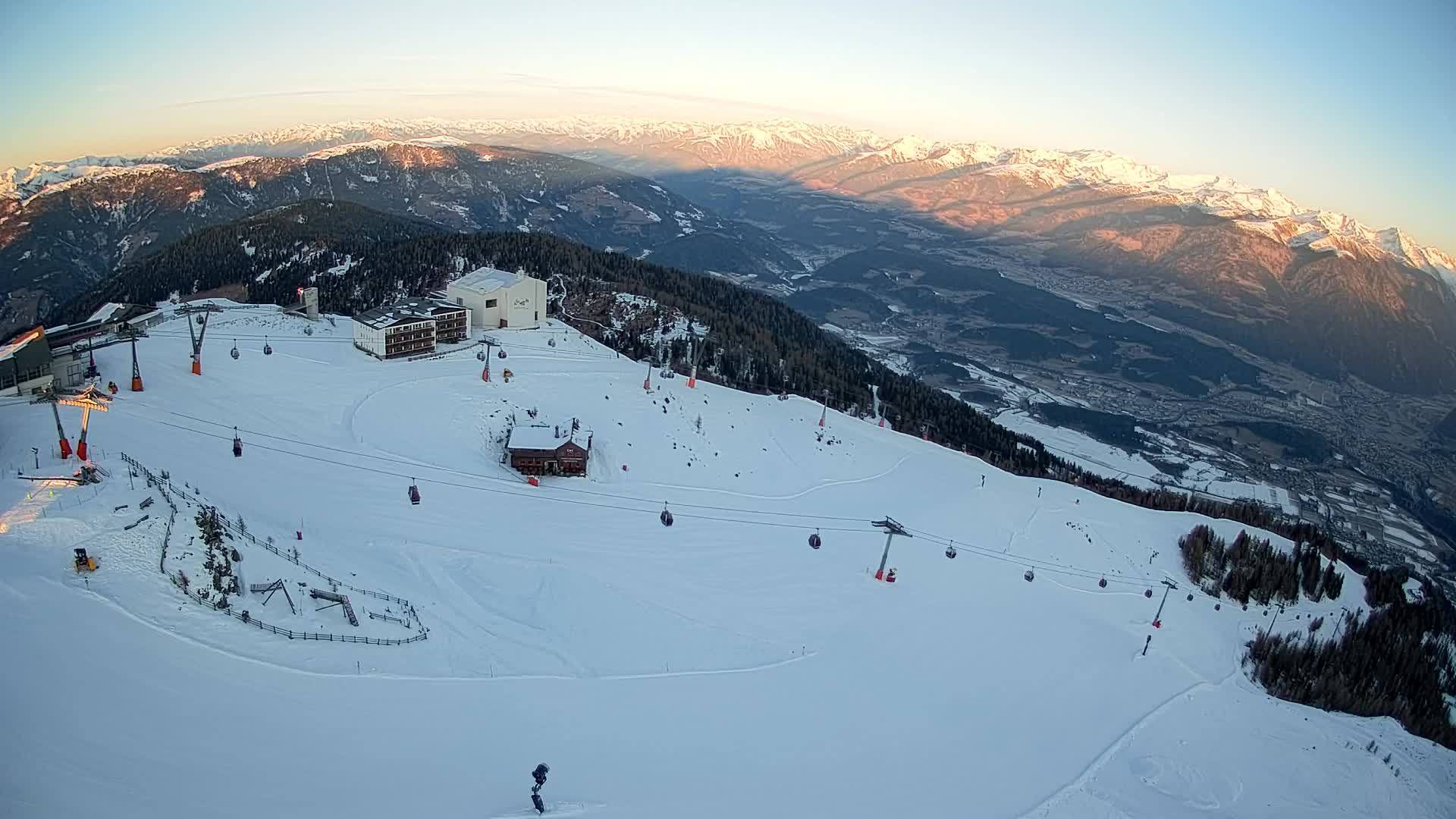 Skigebiet Kronplatz Gipfel | Blick auf Bruneck