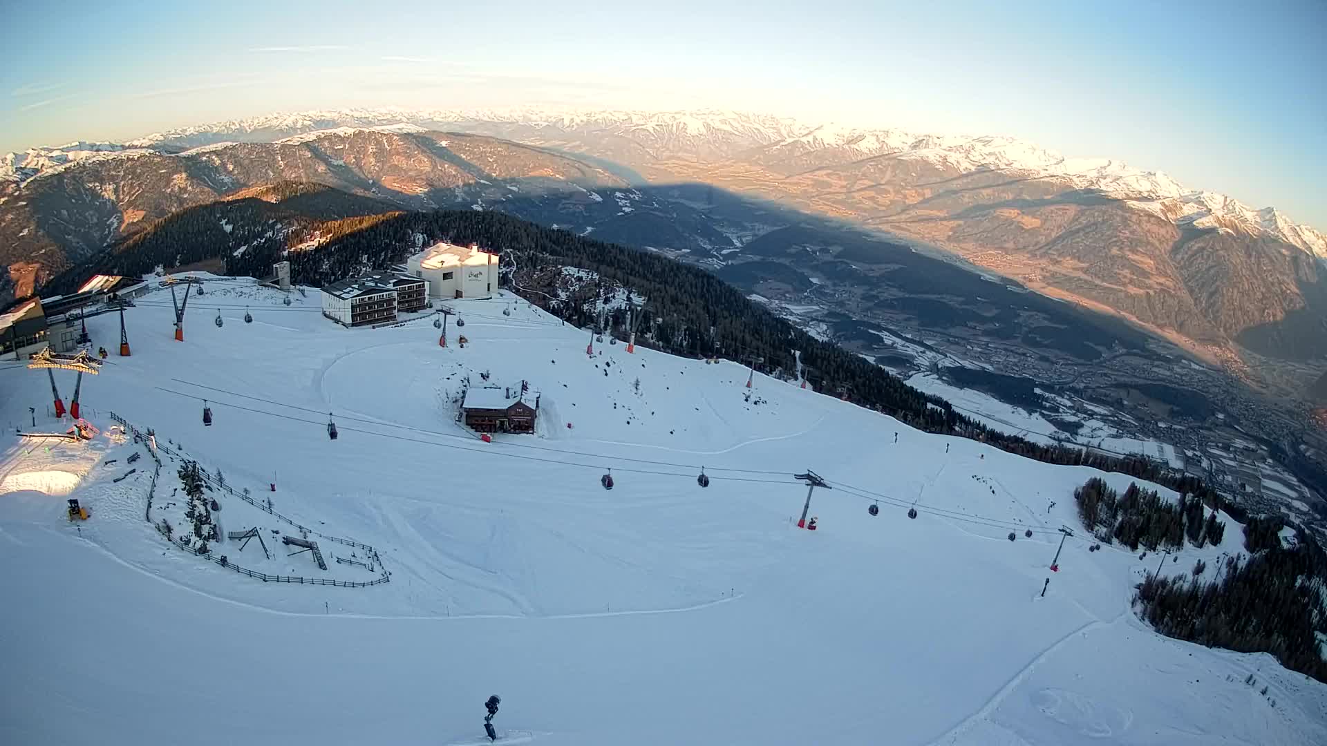 Skigebiet Kronplatz Gipfel | Blick auf Bruneck