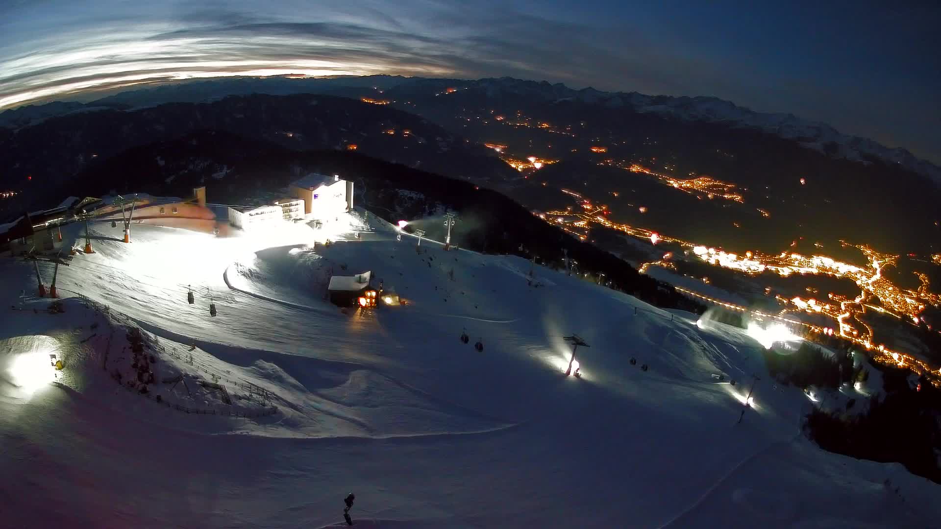 Skigebiet Kronplatz Gipfel | Blick auf Bruneck