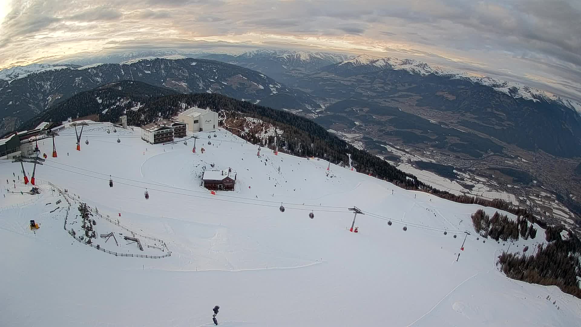 Smučišče Kronplatz – vrh | pogled na Bruneck